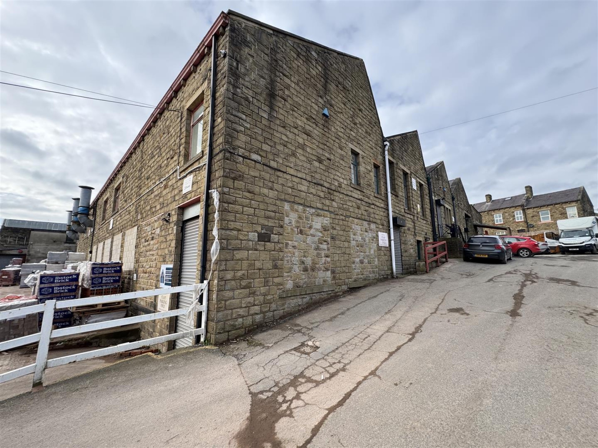 Images for Units 1-4, HD8 9ED