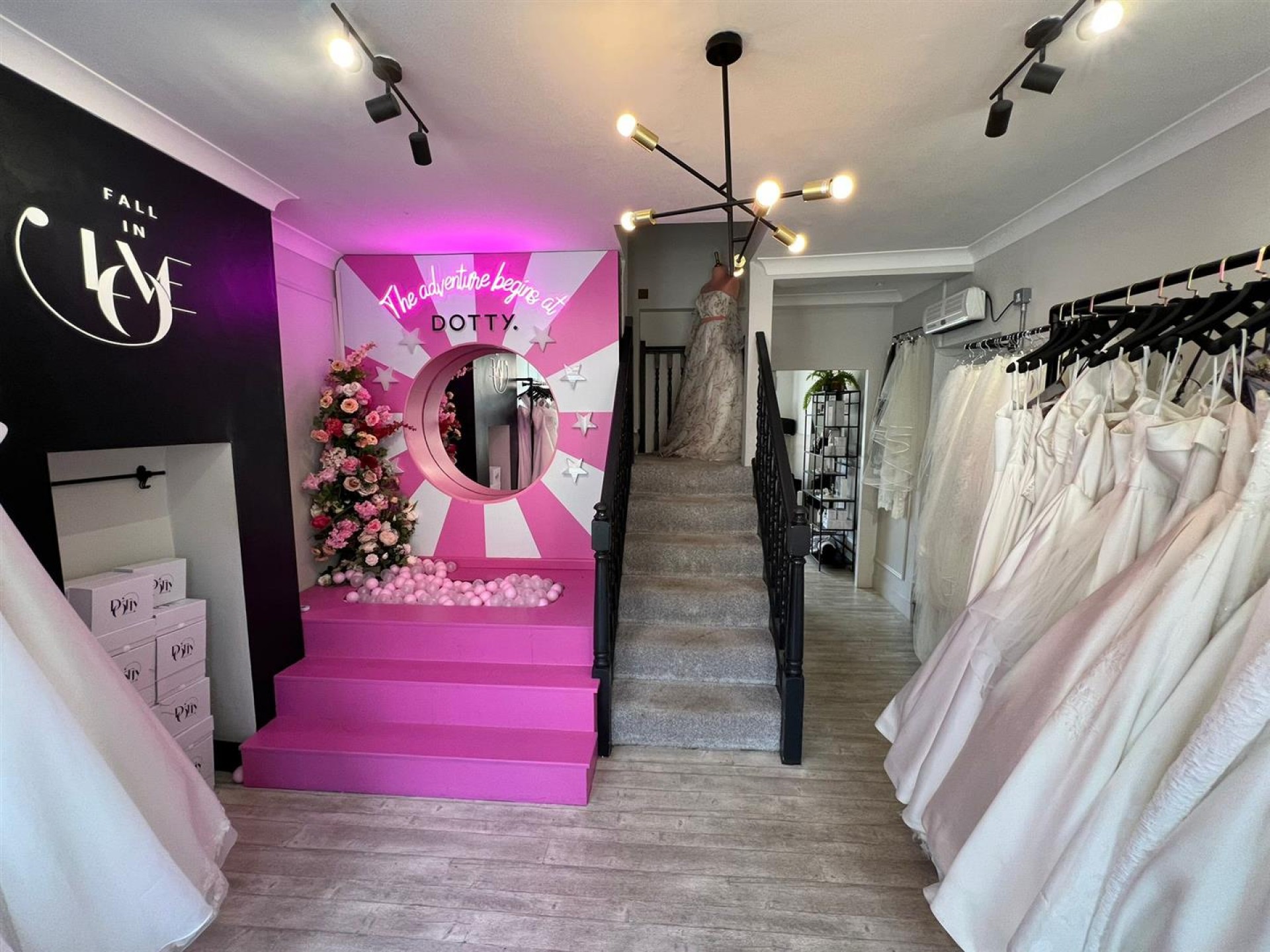 Images for 16 Huddersfield Road, Holmfirth, West Yorkshire, HD9 2JS