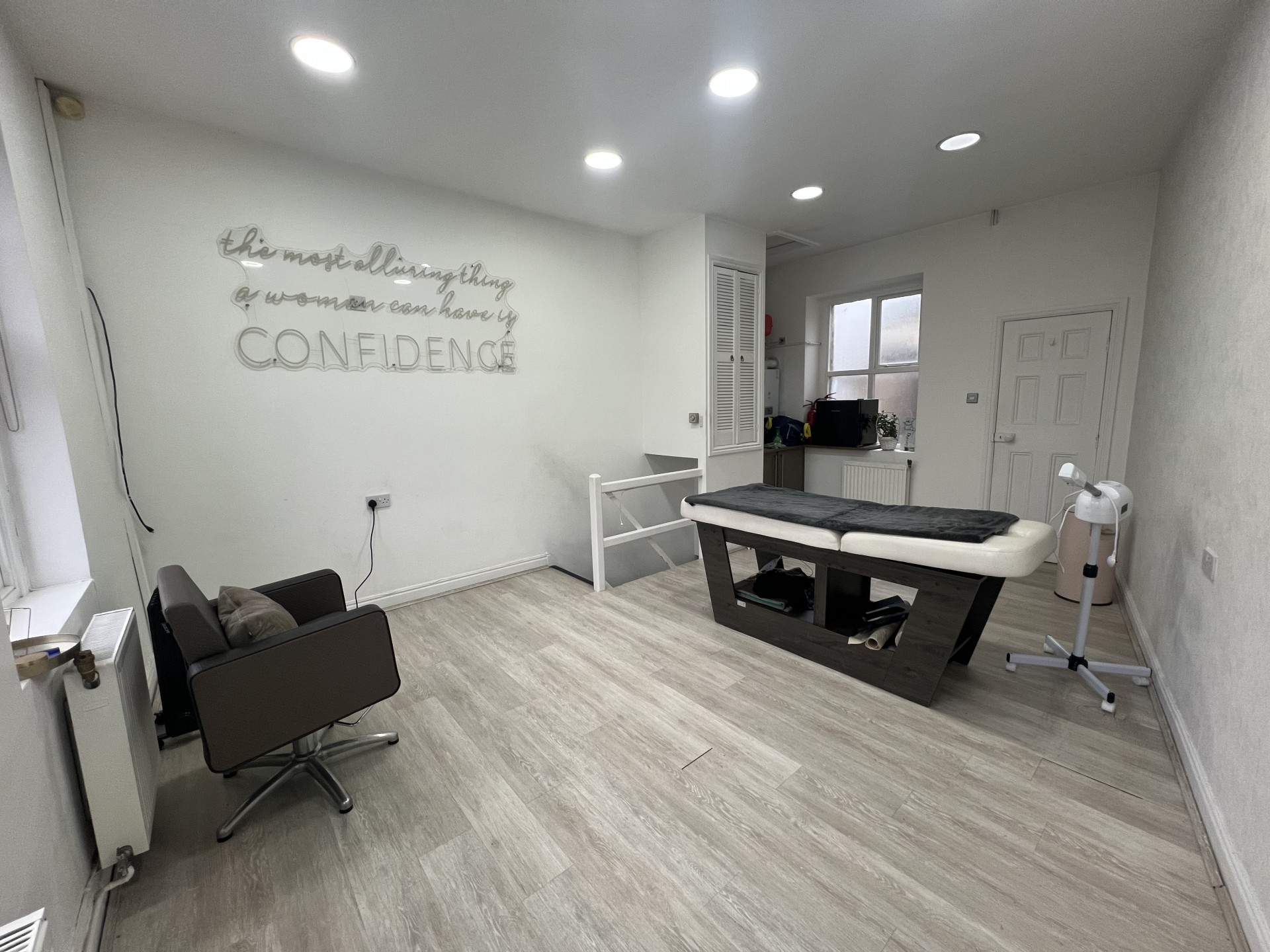 Images for 402 Bradford Road, Batley, WF17 5LZ