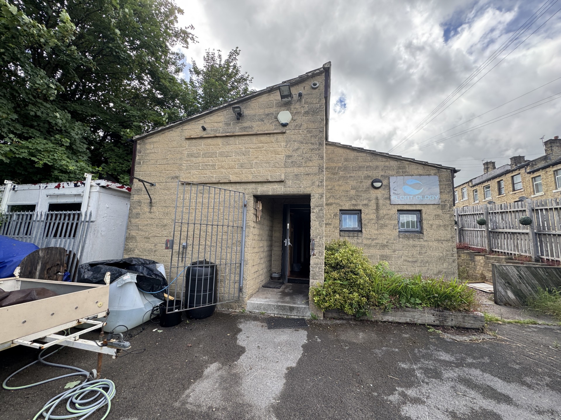 Images for 31 Scar Lane, Huddersfield, West Yorkshire, HD3 4QH