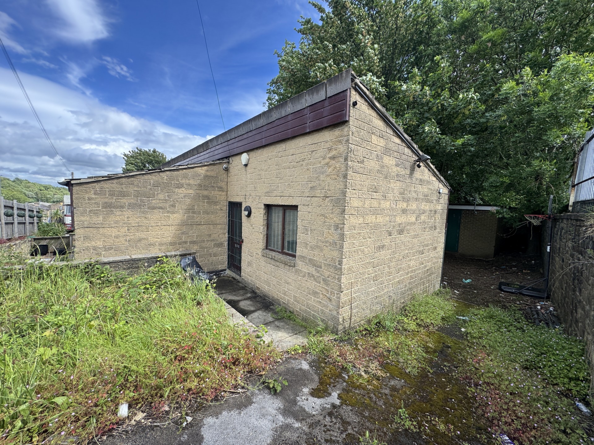 Images for 31 Scar Lane, Huddersfield, West Yorkshire, HD3 4QH