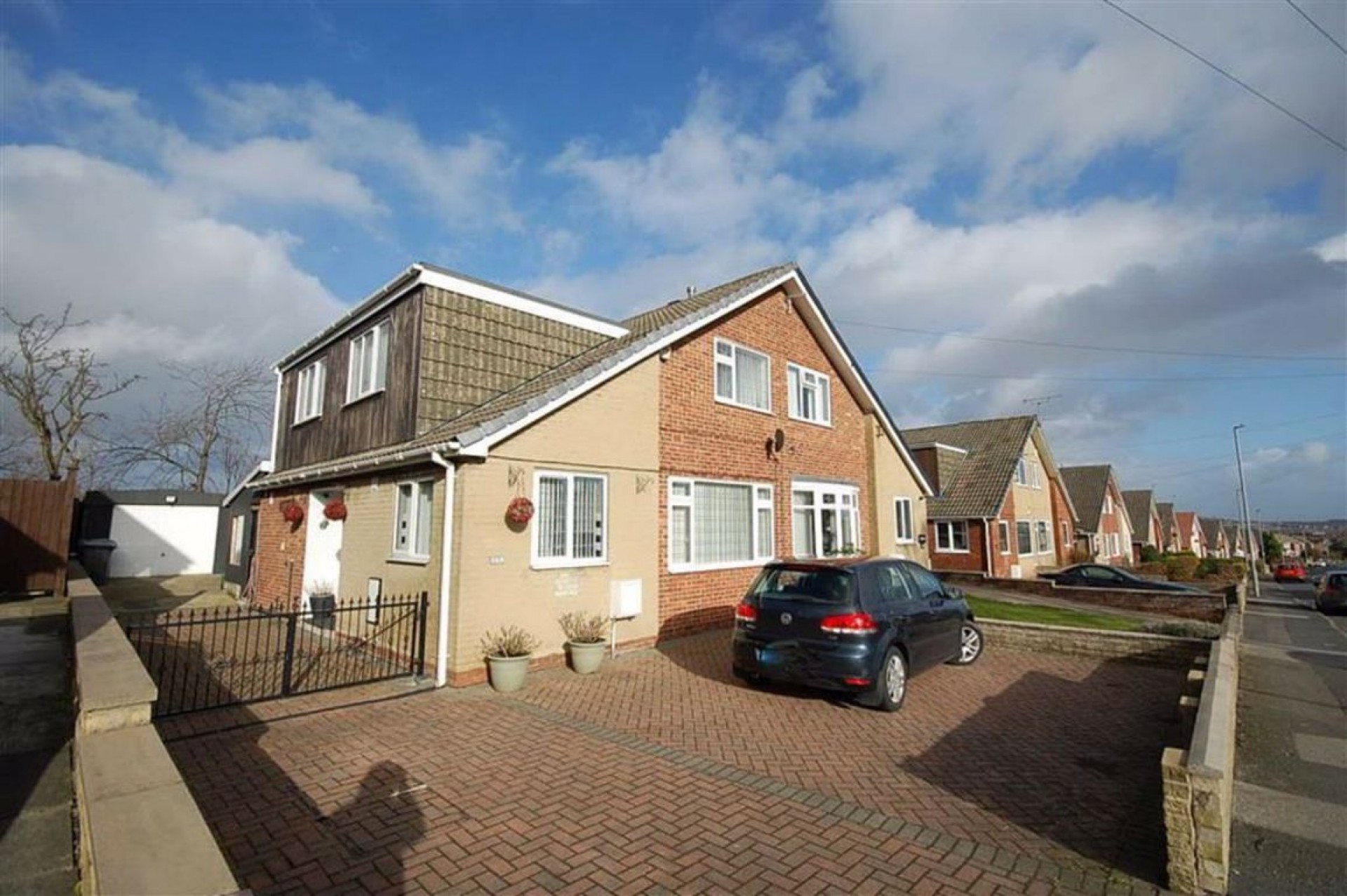 Images for Carlinghow Lane, Batley, WF17