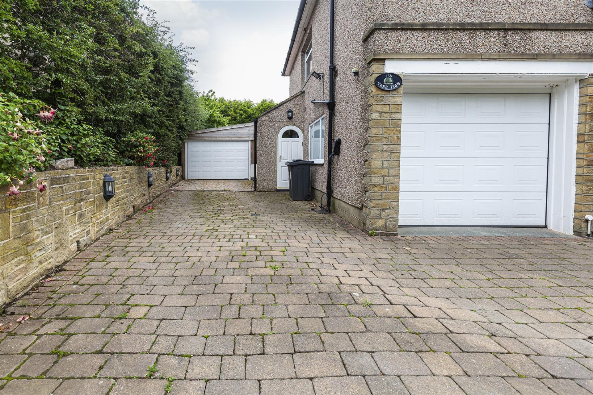 Images for Hove Edge, Halifax Road, Brighouse