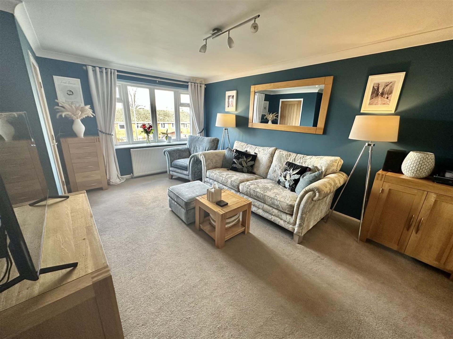 Images for Kings Lea, Liversedge