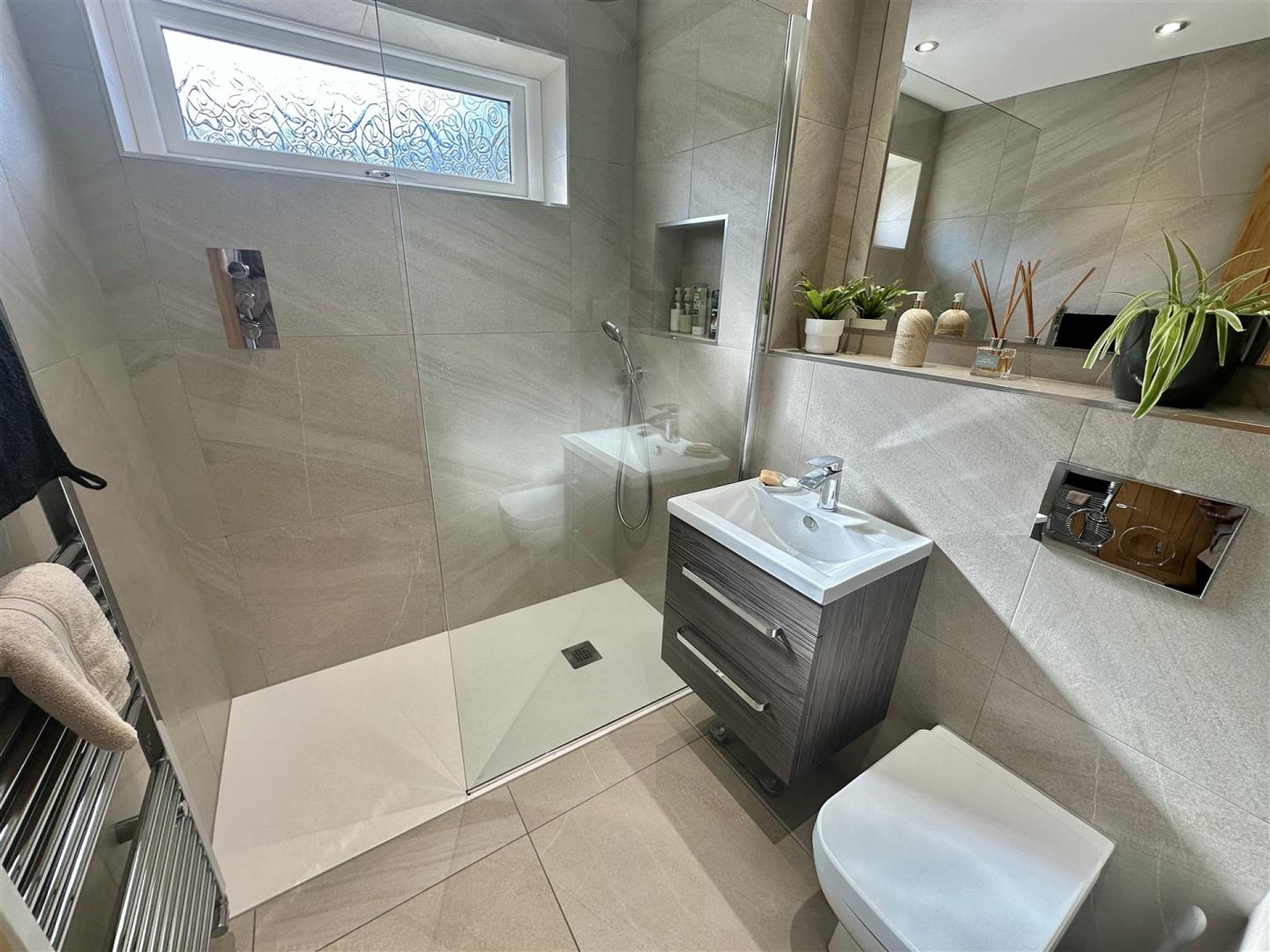 Images for Kings Lea, Liversedge