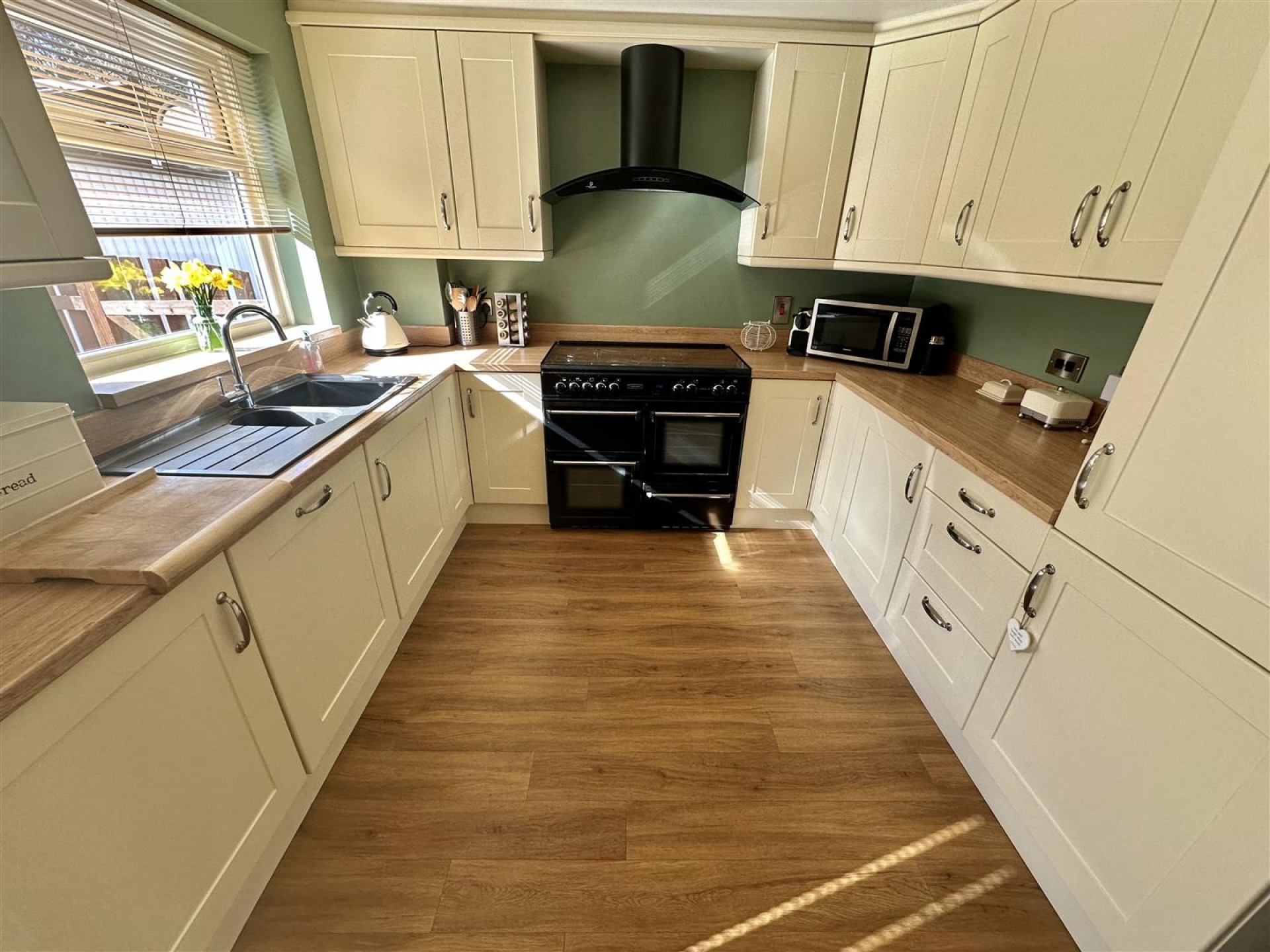 Images for Kings Lea, Liversedge