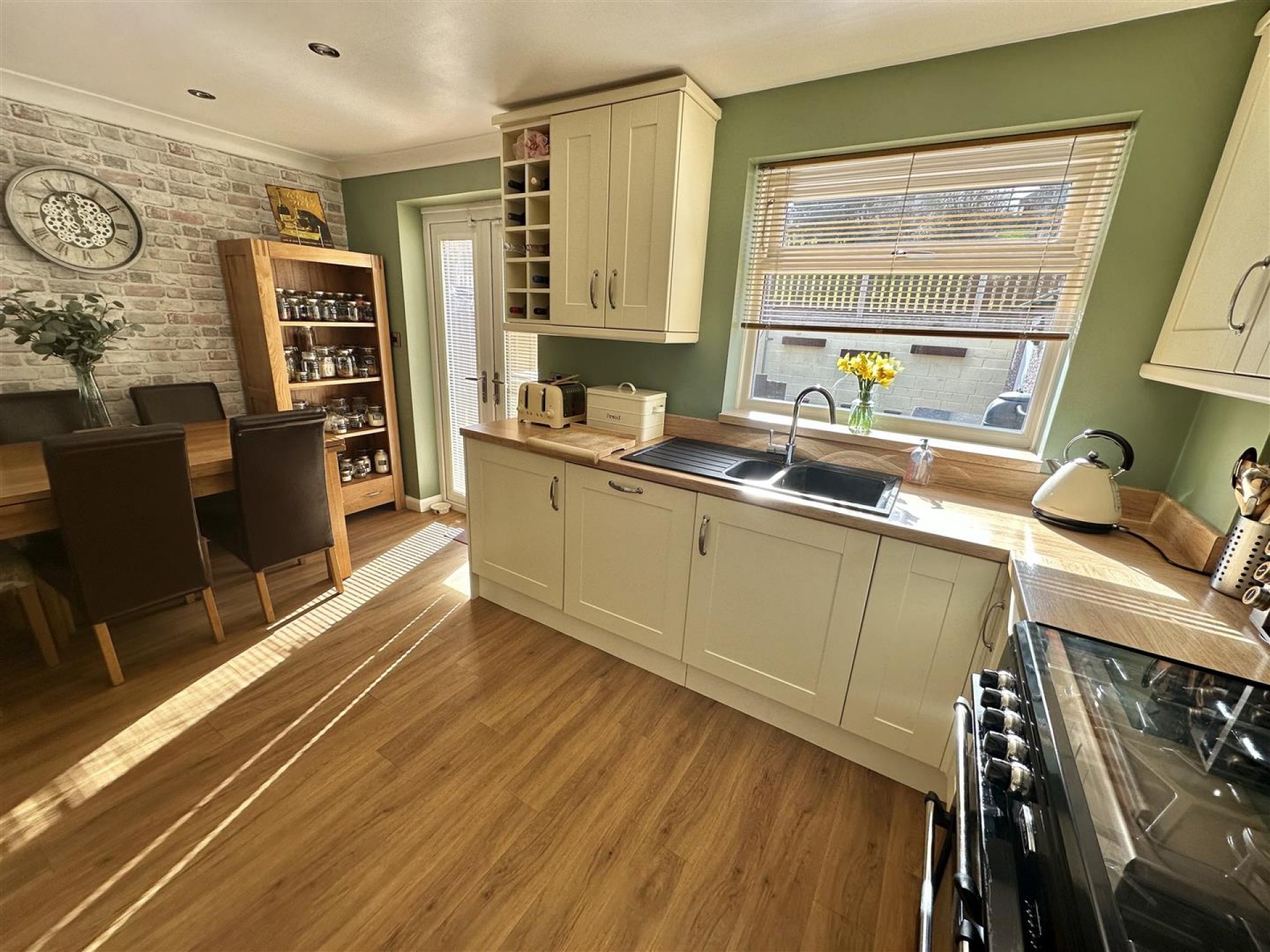 Images for Kings Lea, Liversedge