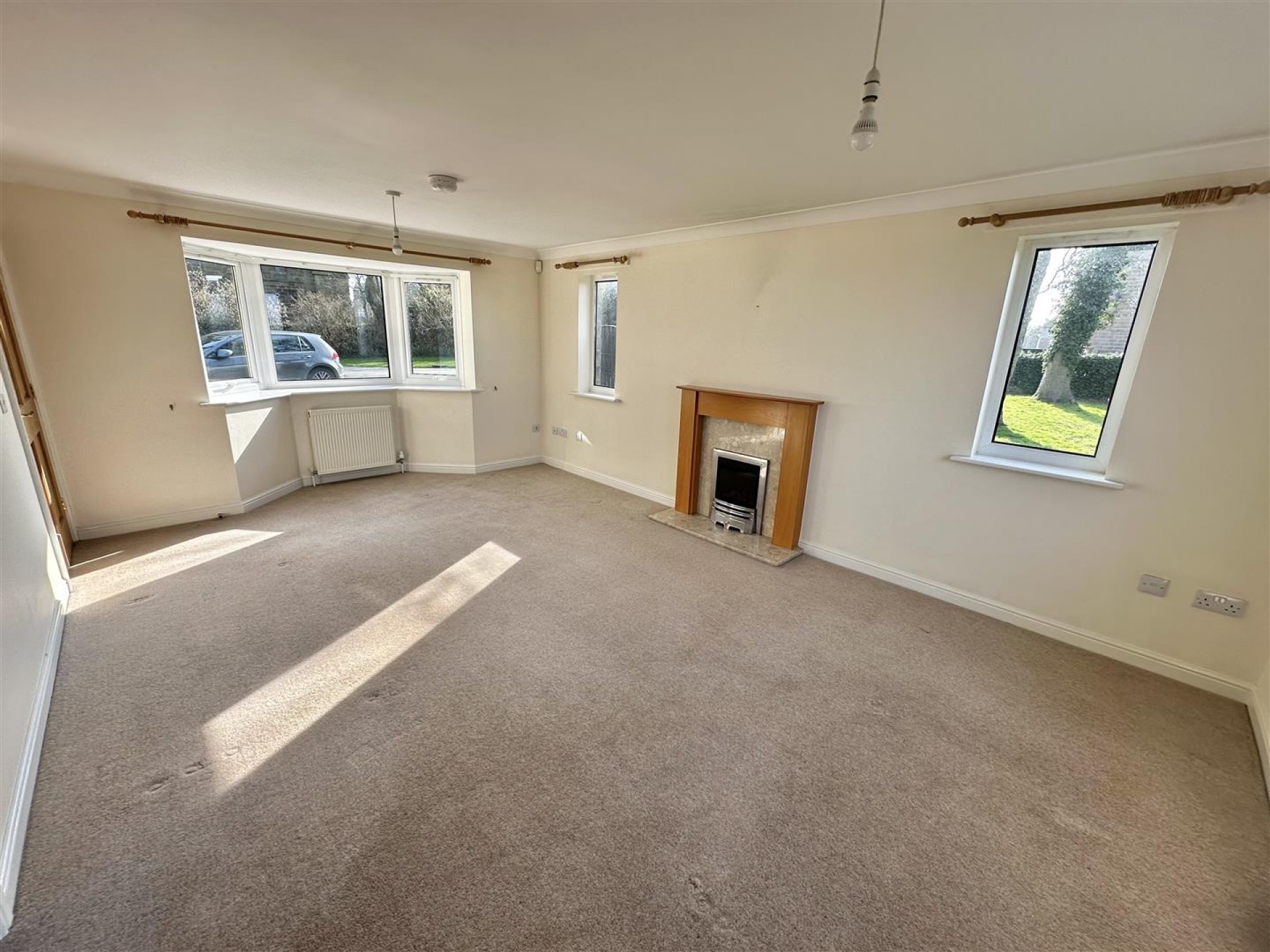 Images for Bullaces Trees Lane, Roberttown
