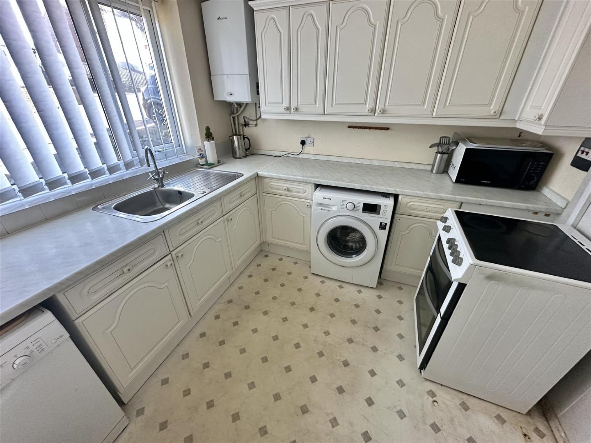 Images for Milton Drive, Liversedge