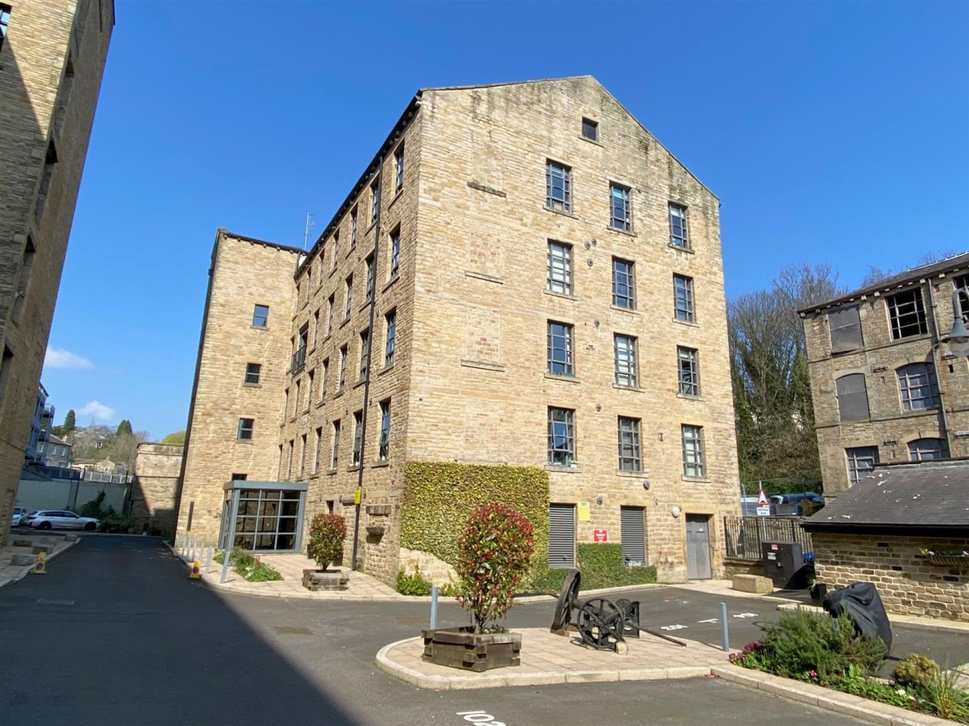 Images for Stoney Lane, Longwood, Huddersfield