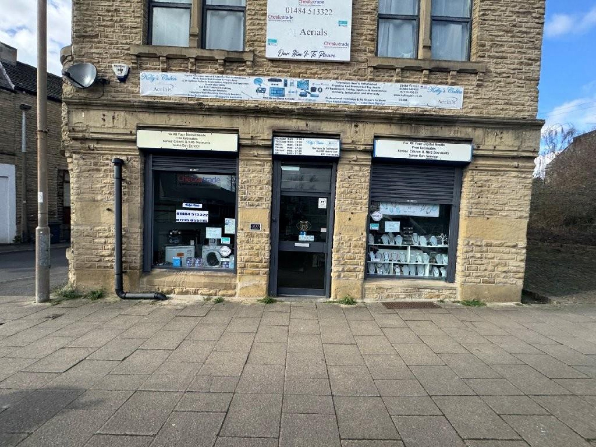 Images for 307 Old Wakefield Road, Moldgreen, Huddersfield