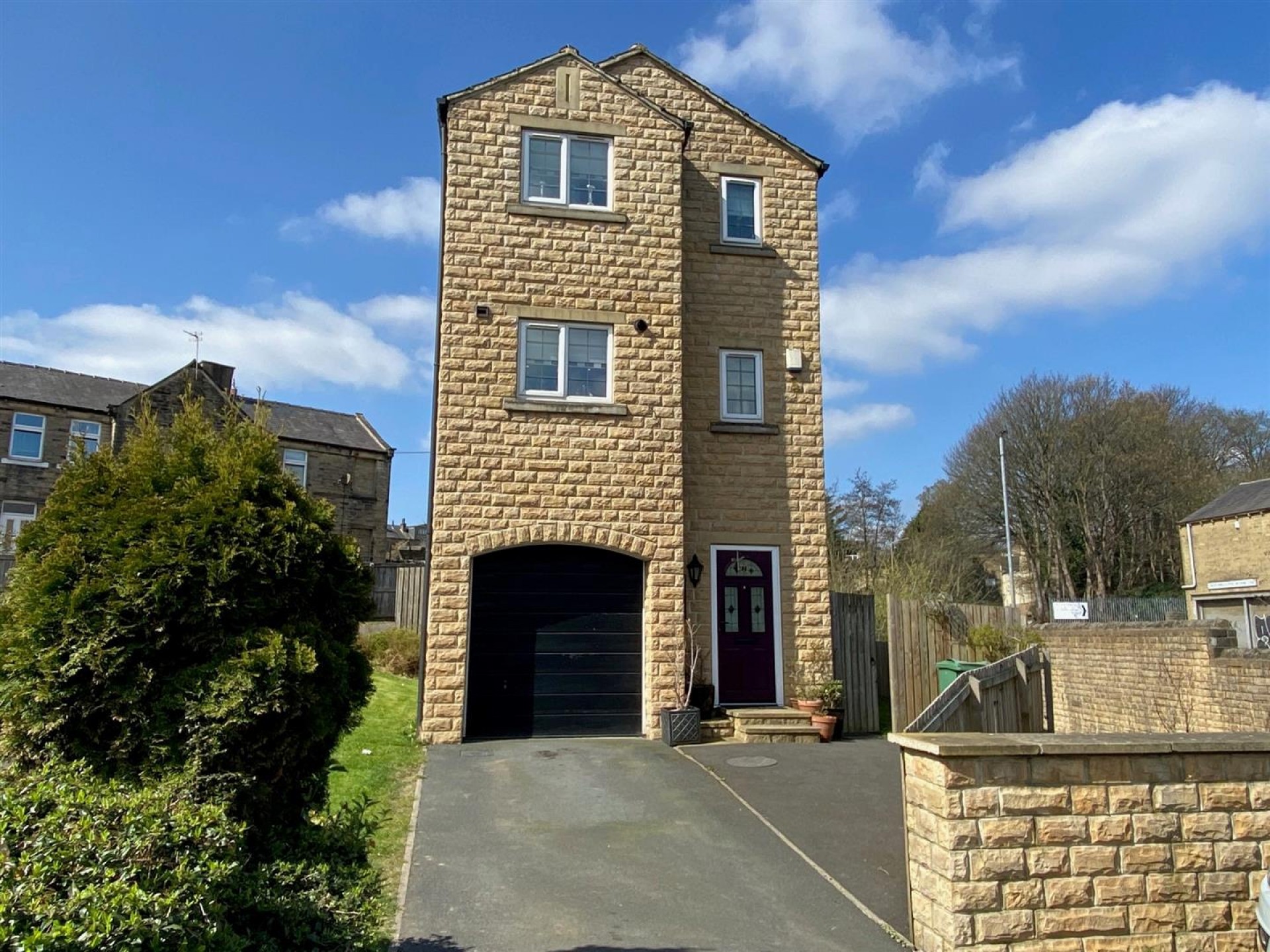 Images for Dale View, Longwood, Huddersfield