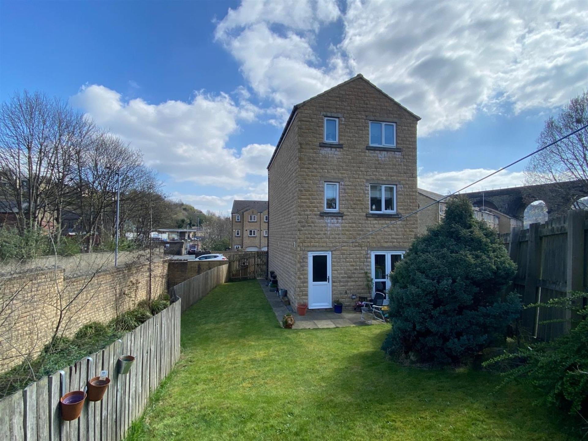Images for Dale View, Longwood, Huddersfield