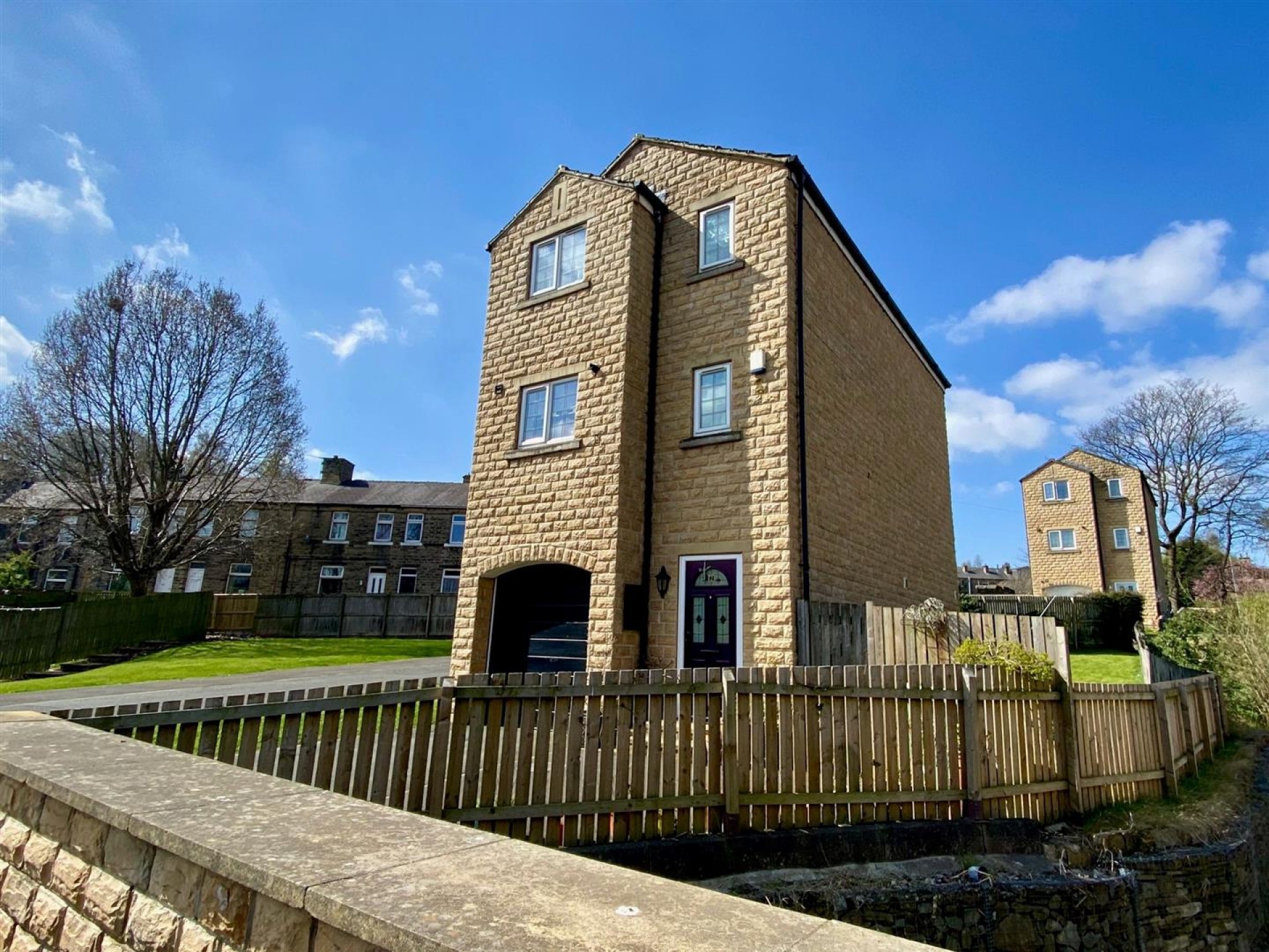 Images for Dale View, Longwood, Huddersfield