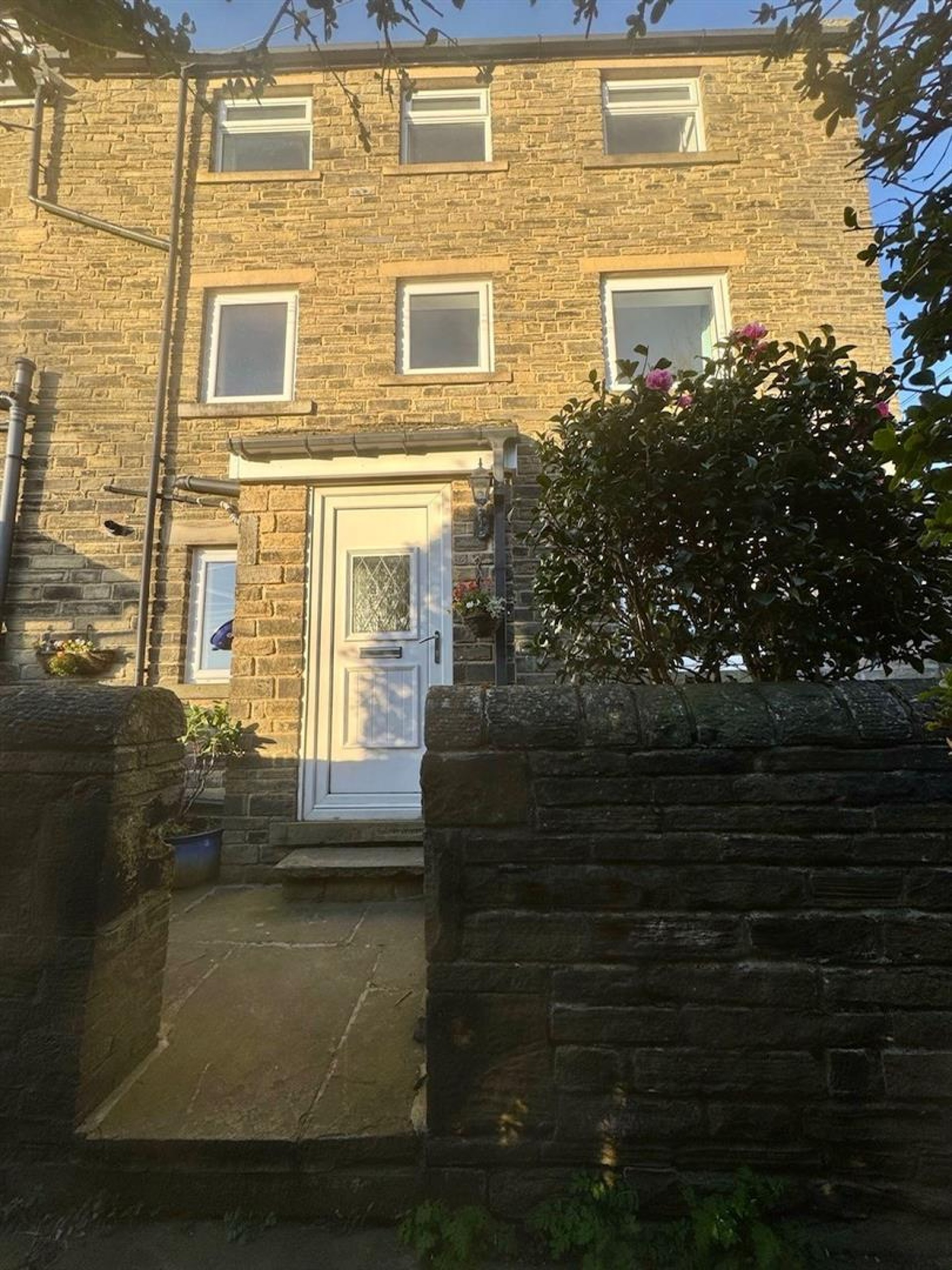 Images for Granny Hill Terrace, Halifax