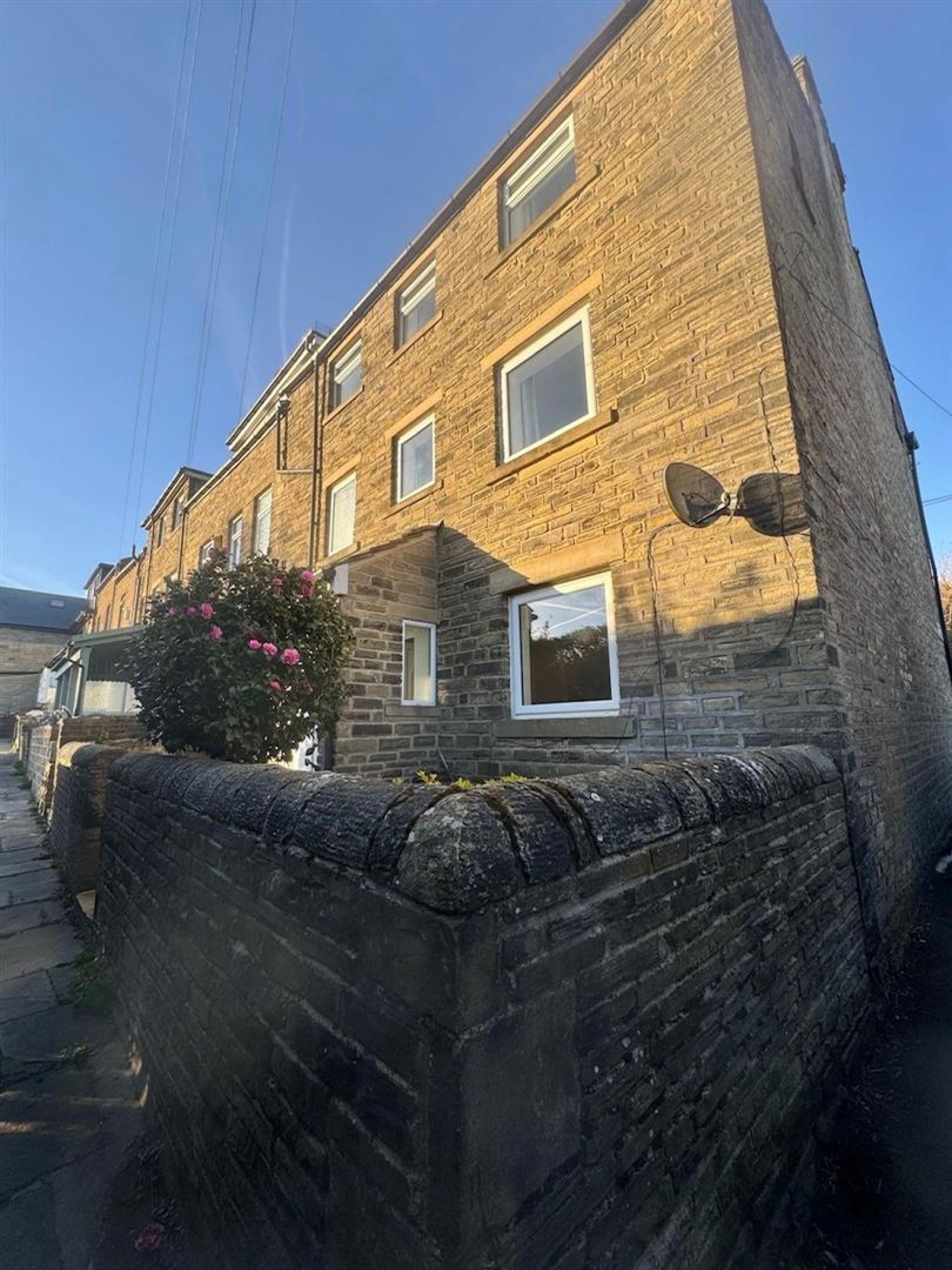 Images for Granny Hill Terrace, Halifax