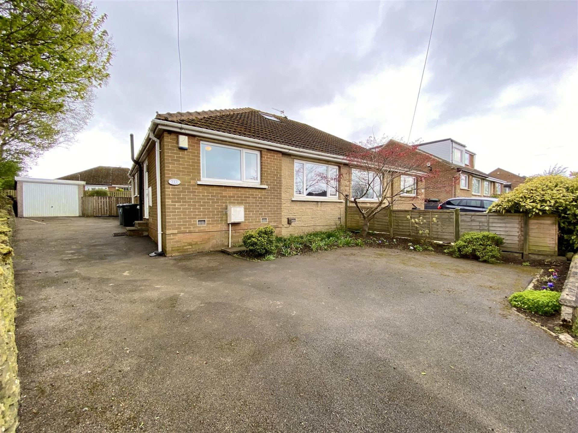 Images for Chiltern Avenue, Lindley, Huddersfield