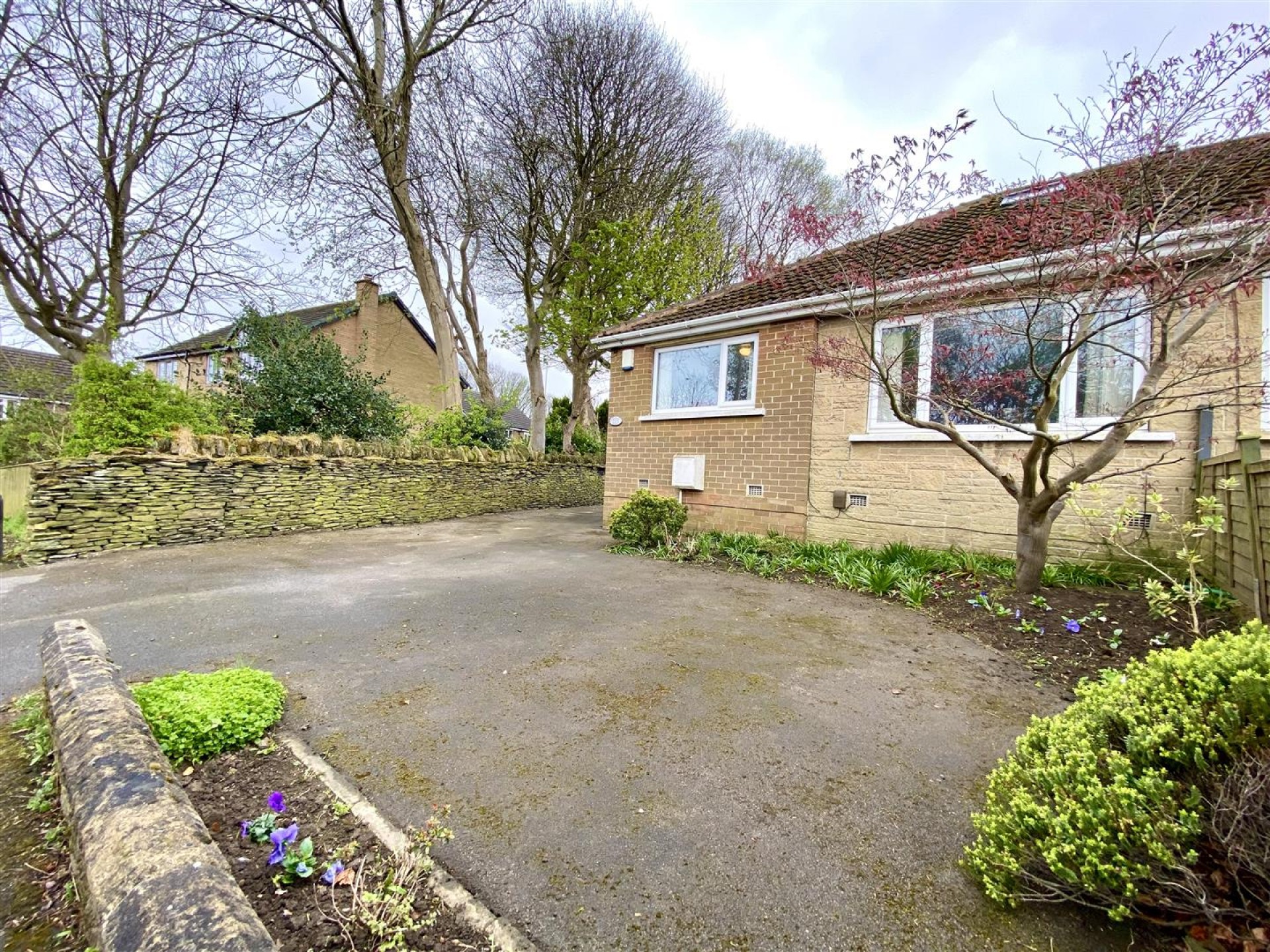 Images for Chiltern Avenue, Lindley, Huddersfield