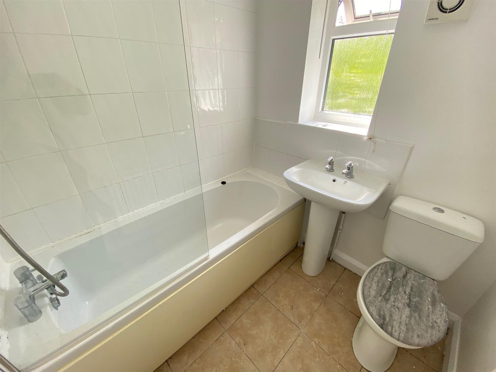 Images for Highlands Avenue, Almondbury