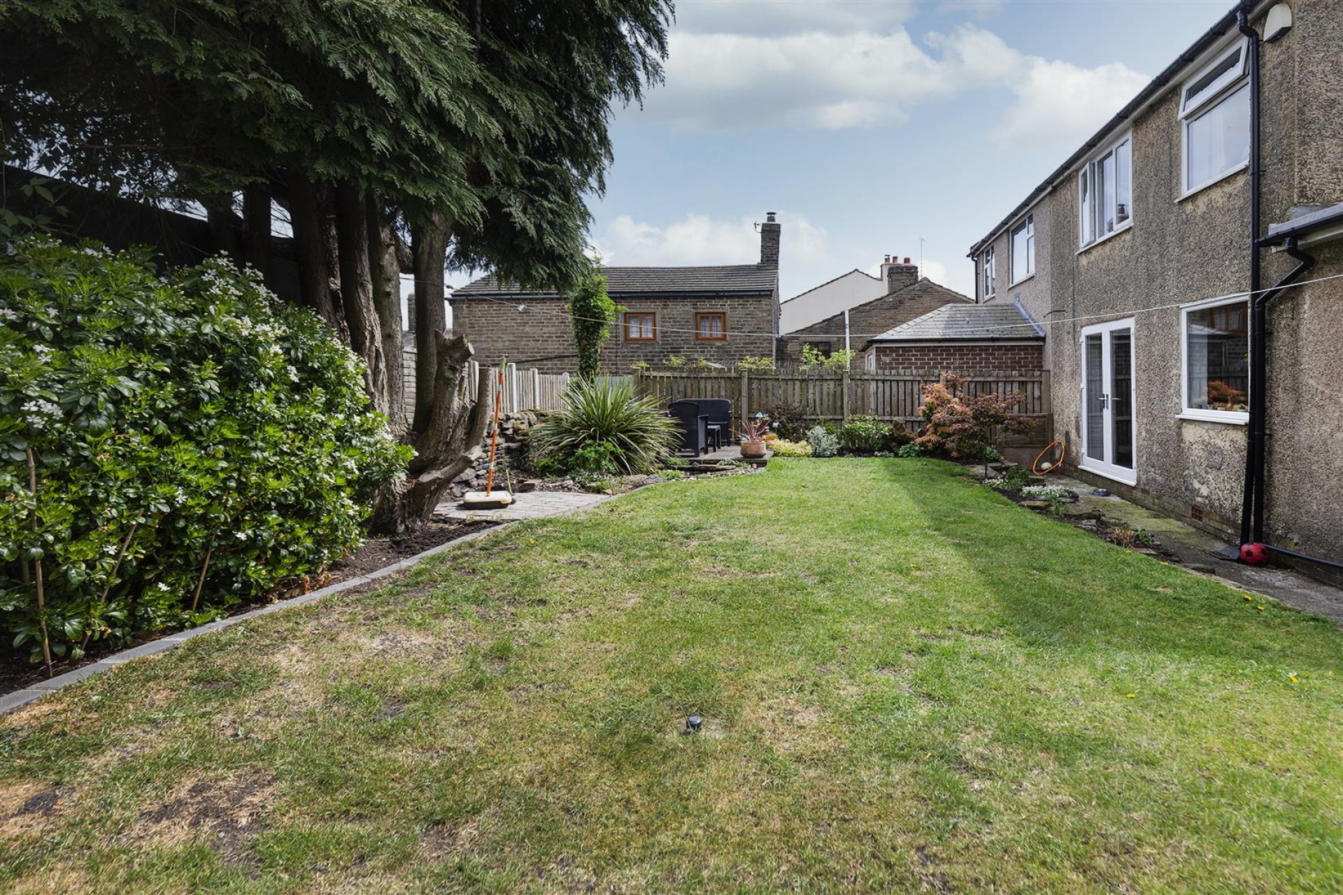 Images for Poplar Crescent, Halifax