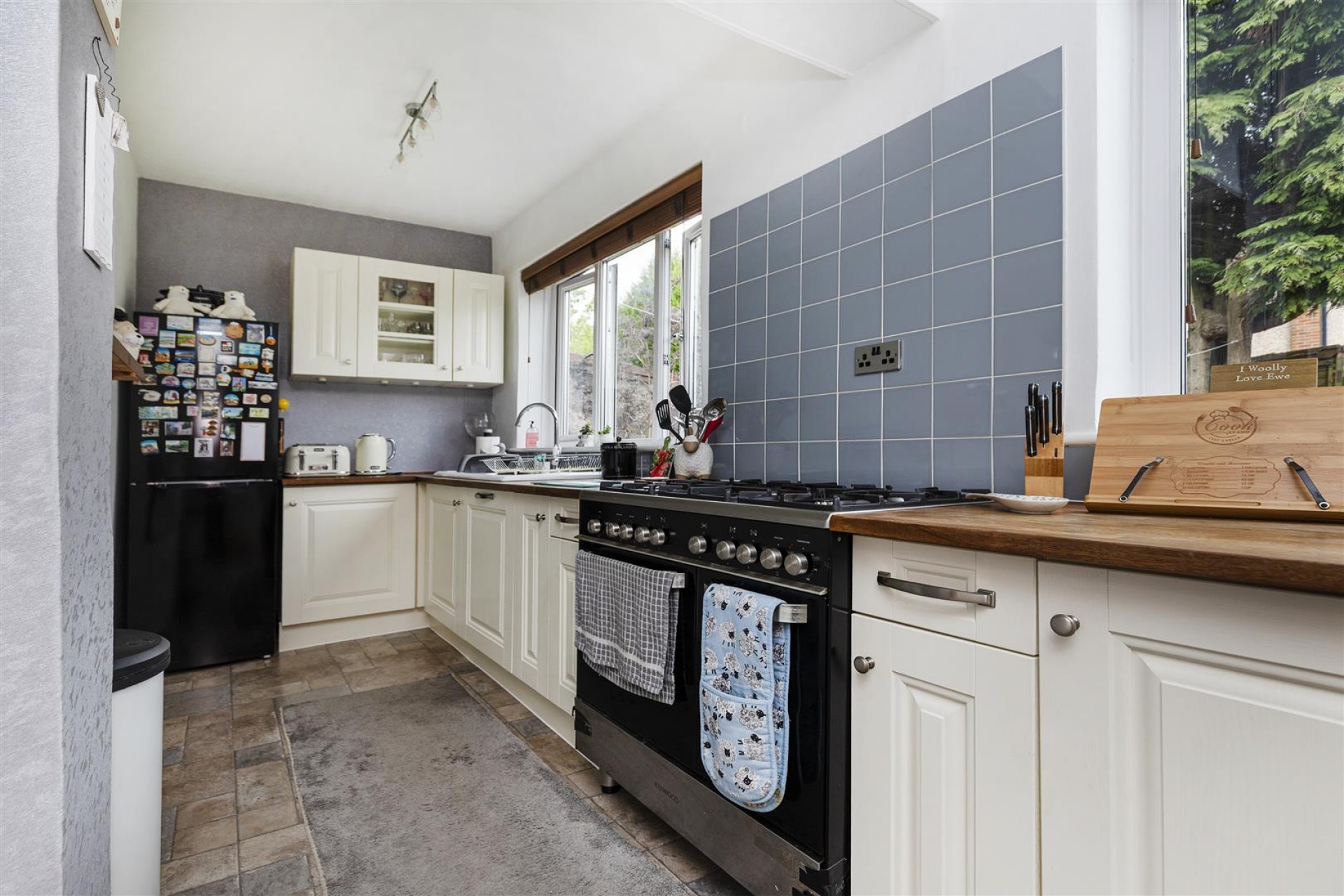 Images for Poplar Crescent, Halifax