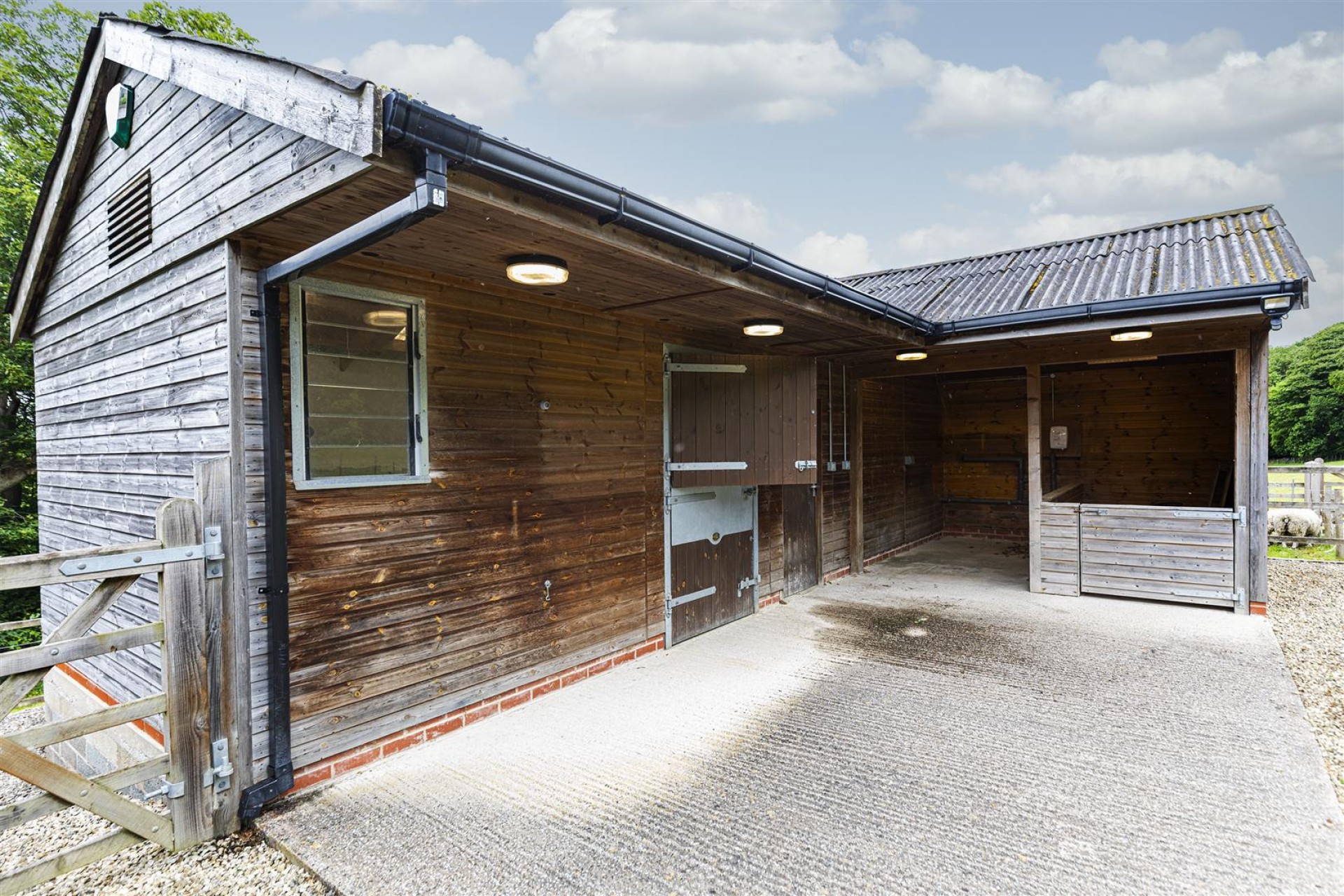 Images for Farnley Wood, Farnley Tyas, Huddersfield