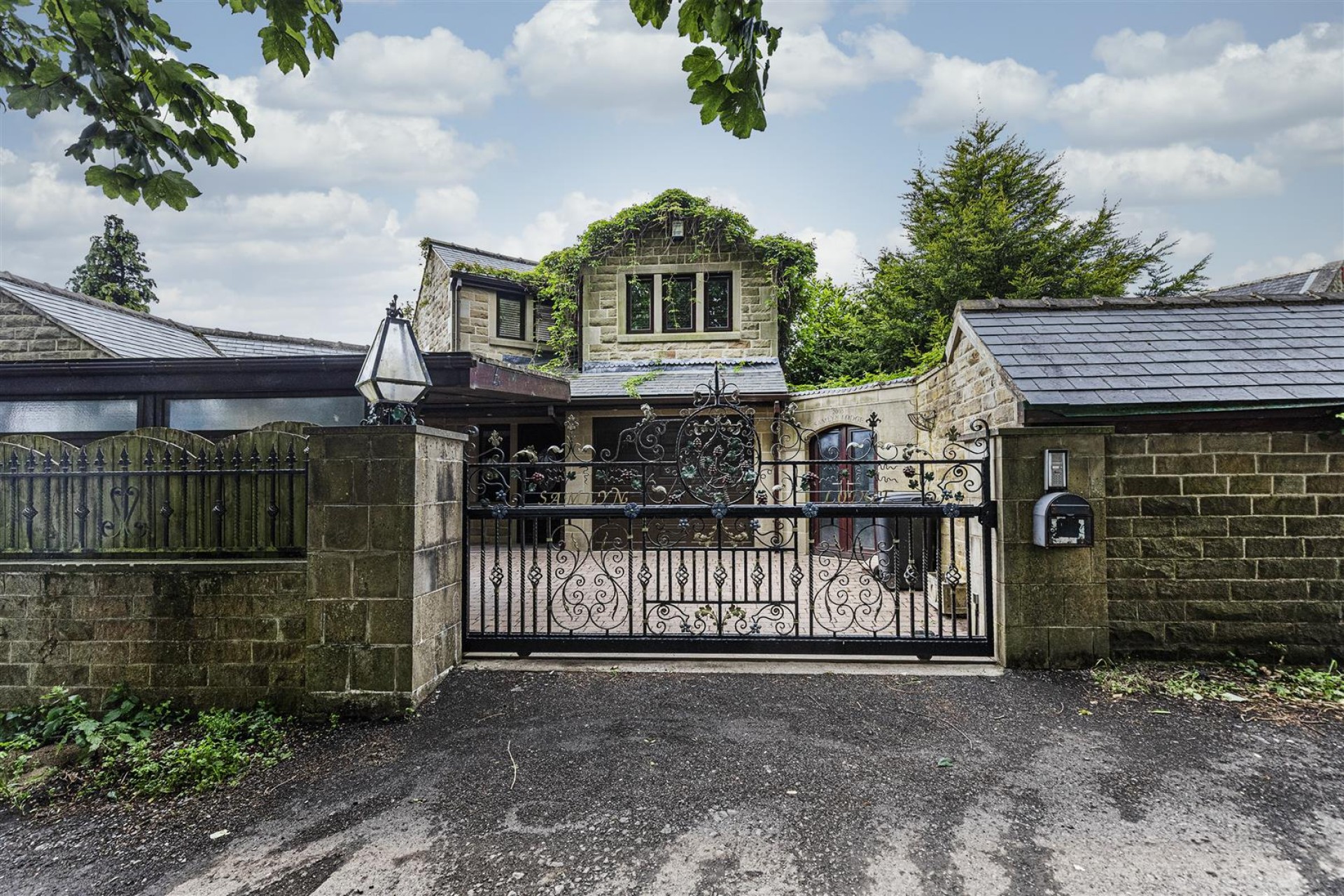 Images for Hoults Lane, Greetland, Halifax