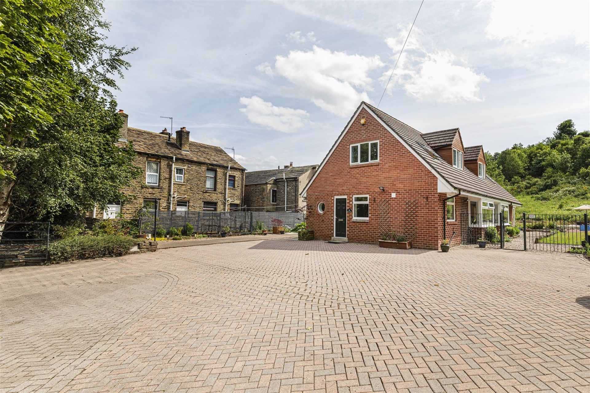 Images for Toothill Bank Terrace, Brighouse