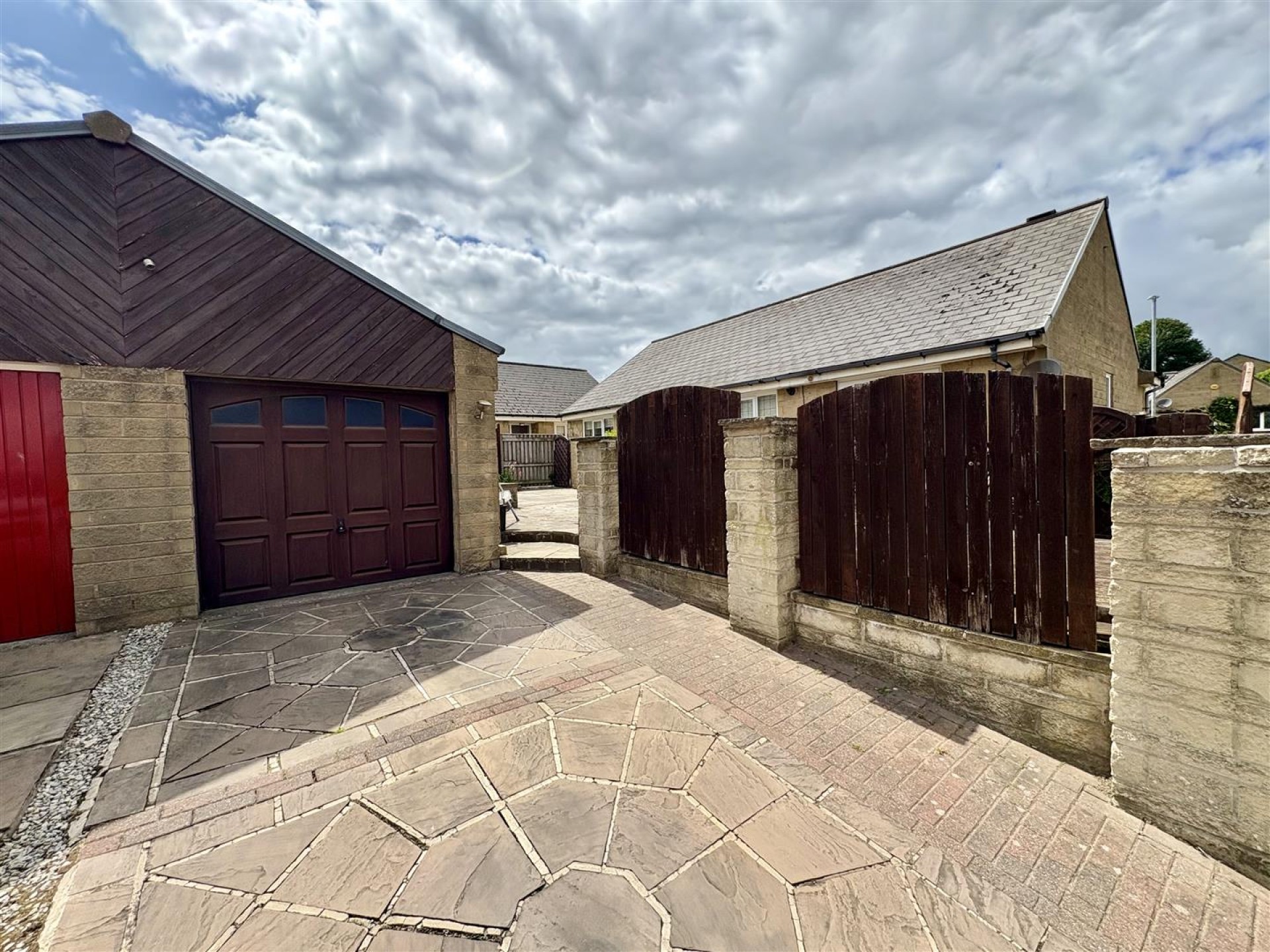 Images for Badger Hill, Rastrick, Brighouse