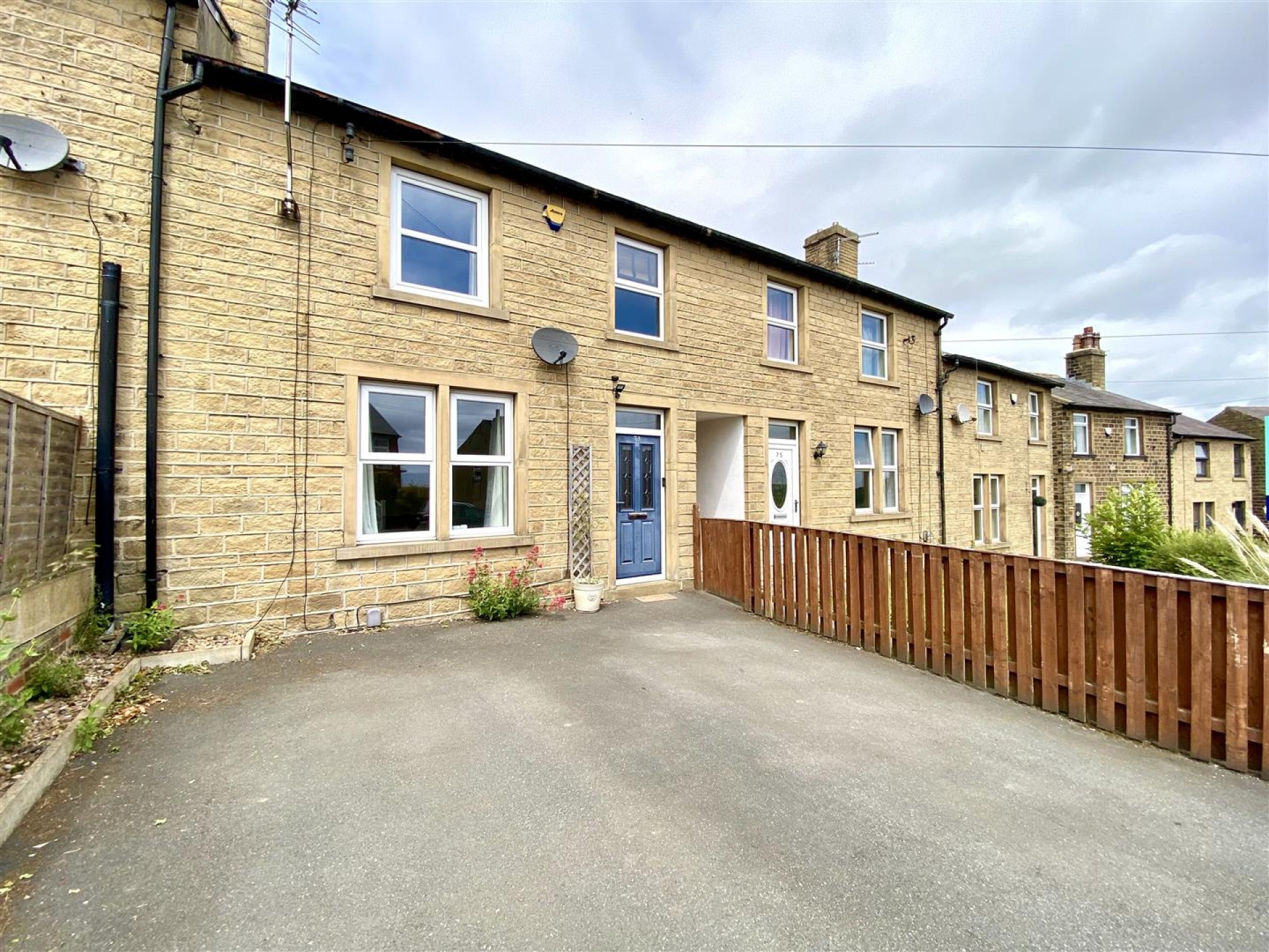 Images for Yew Tree Road, Huddersfield