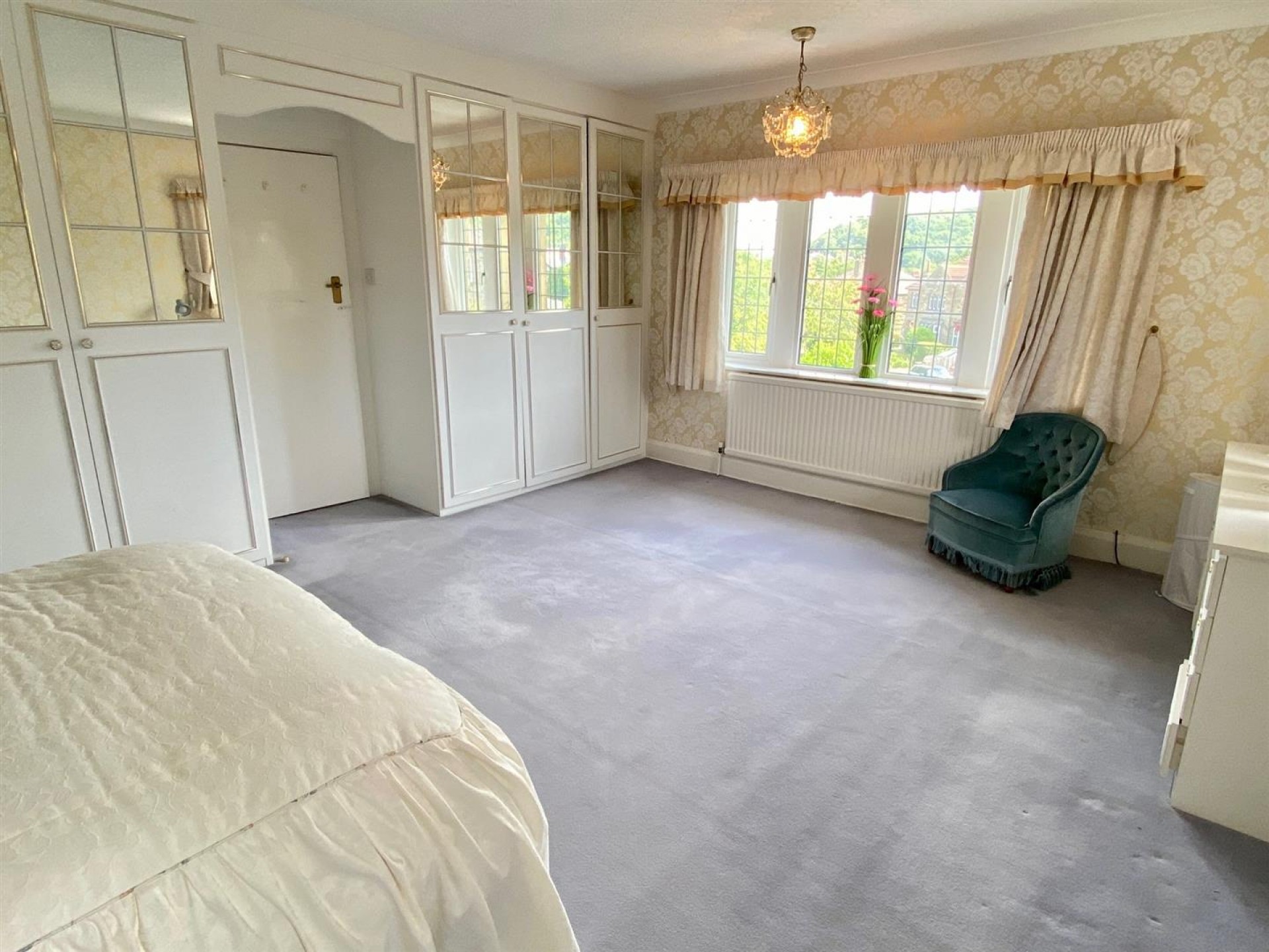 Images for Broadgate, Almondbury, Huddersfield