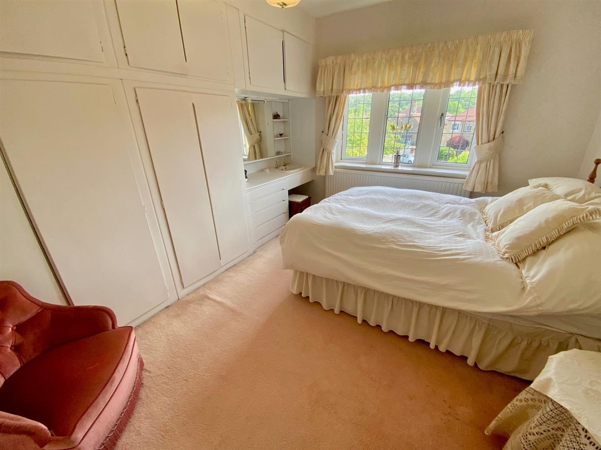 Images for Broadgate, Almondbury, Huddersfield