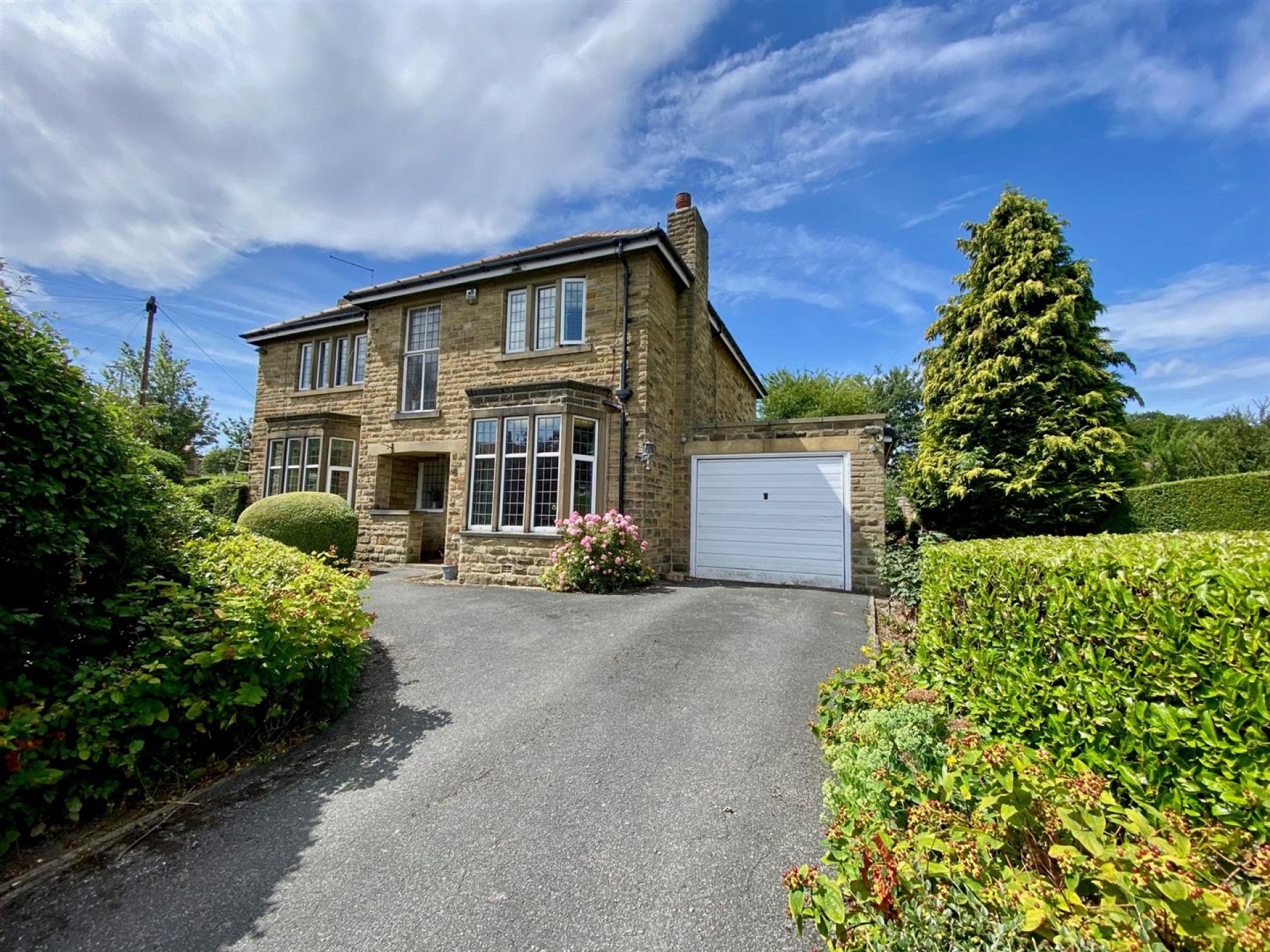 Images for Broadgate, Almondbury, Huddersfield