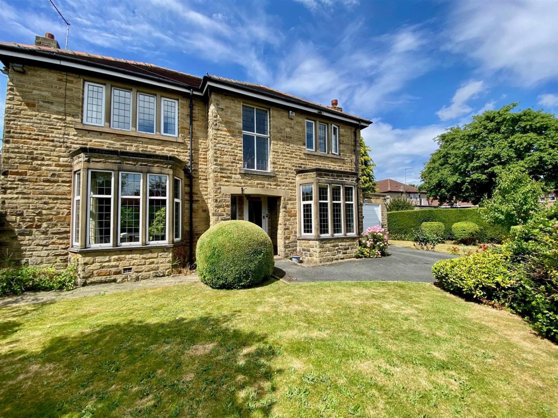 Images for Broadgate, Almondbury, Huddersfield