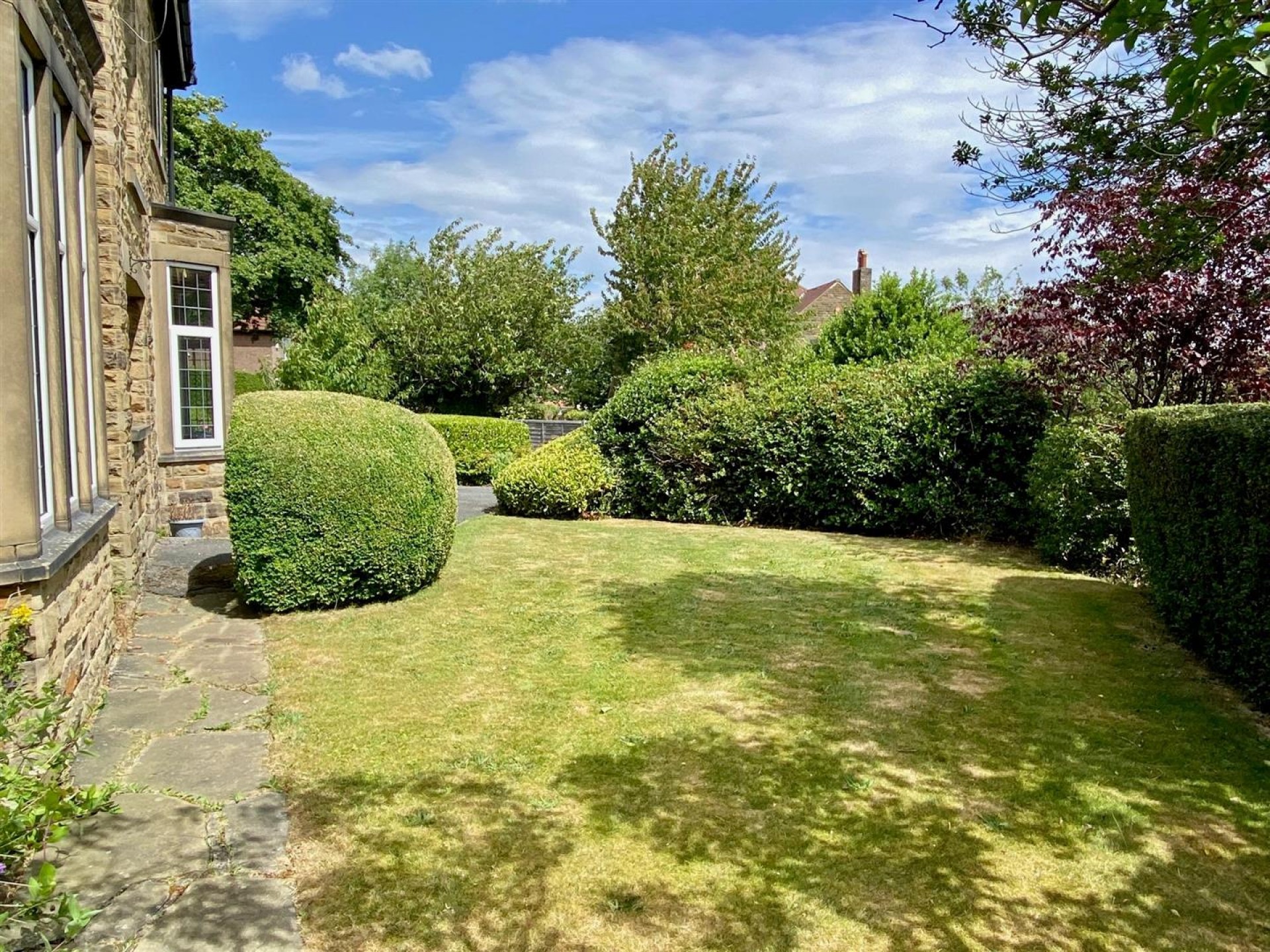 Images for Broadgate, Almondbury, Huddersfield