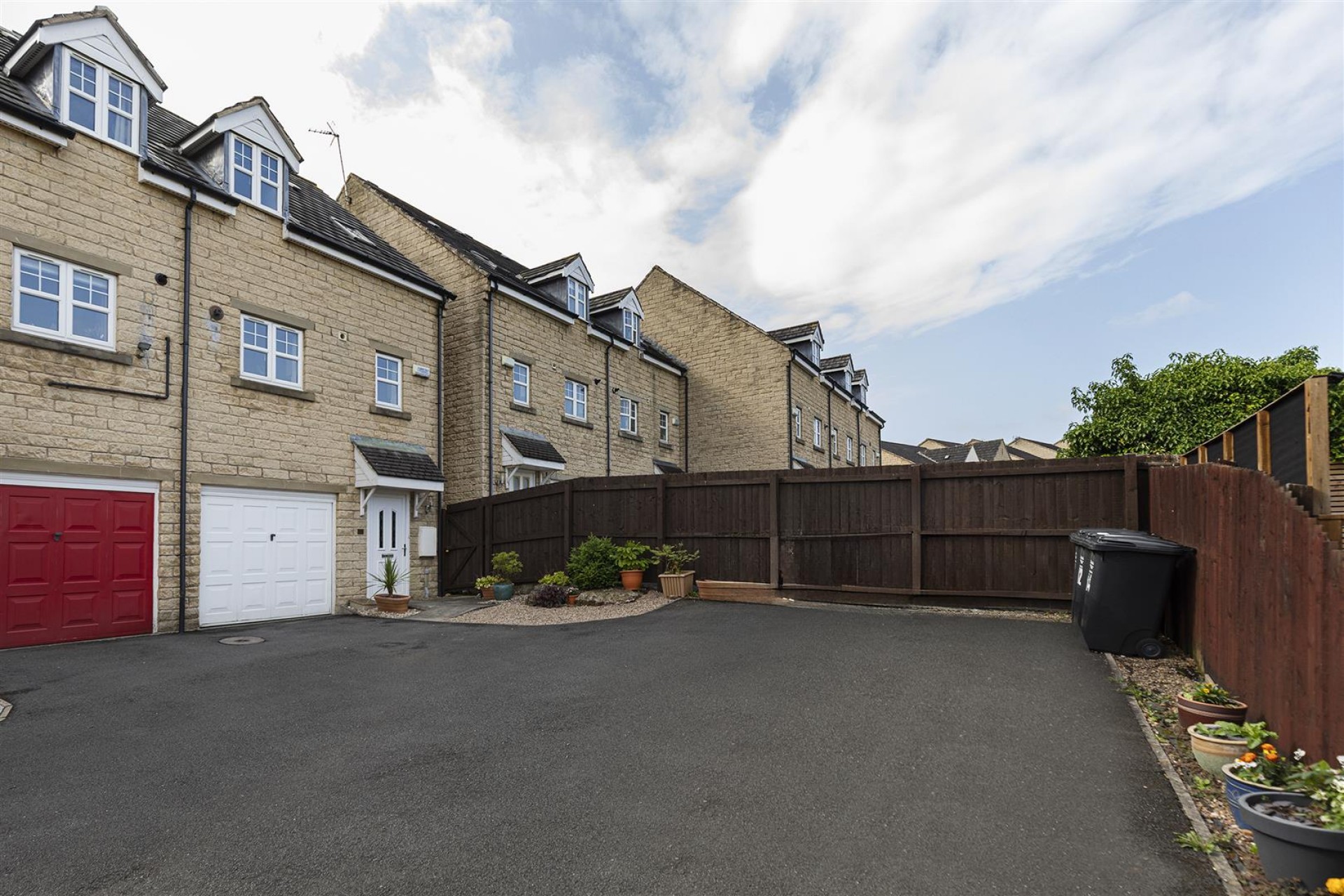 Images for High Bank Close, Elland