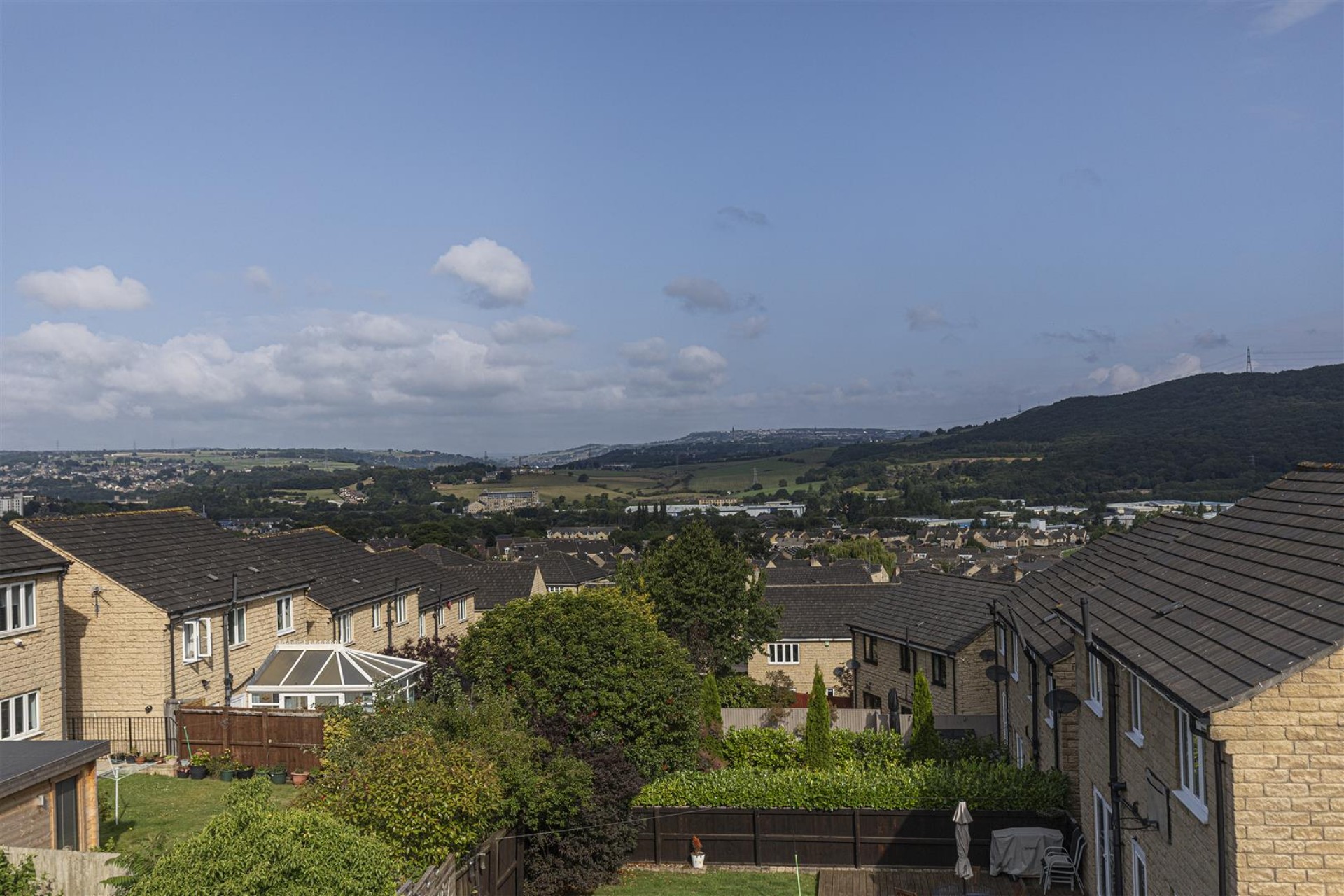 Images for High Bank Close, Elland