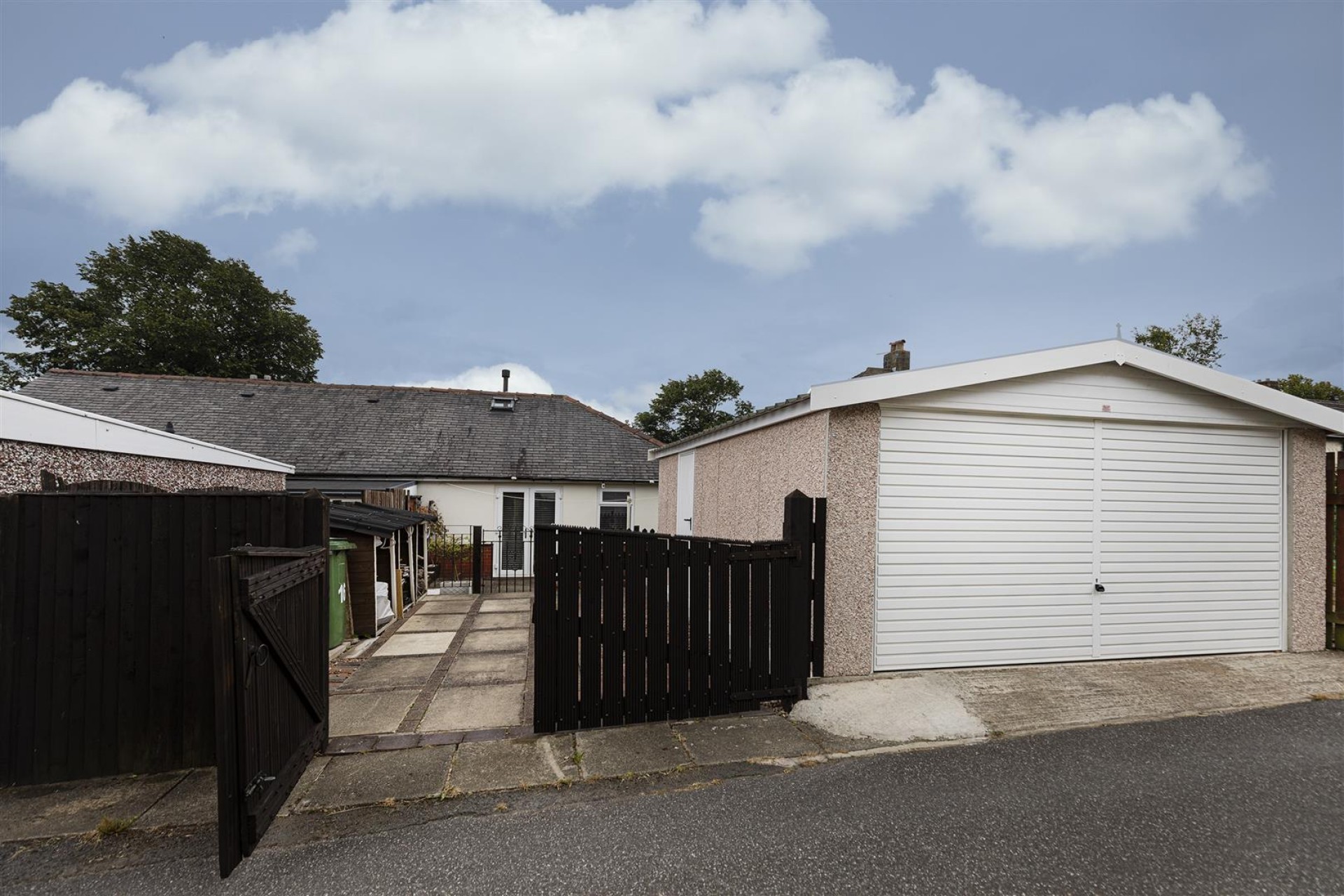 Images for Dalmeny Avenue, Huddersfield