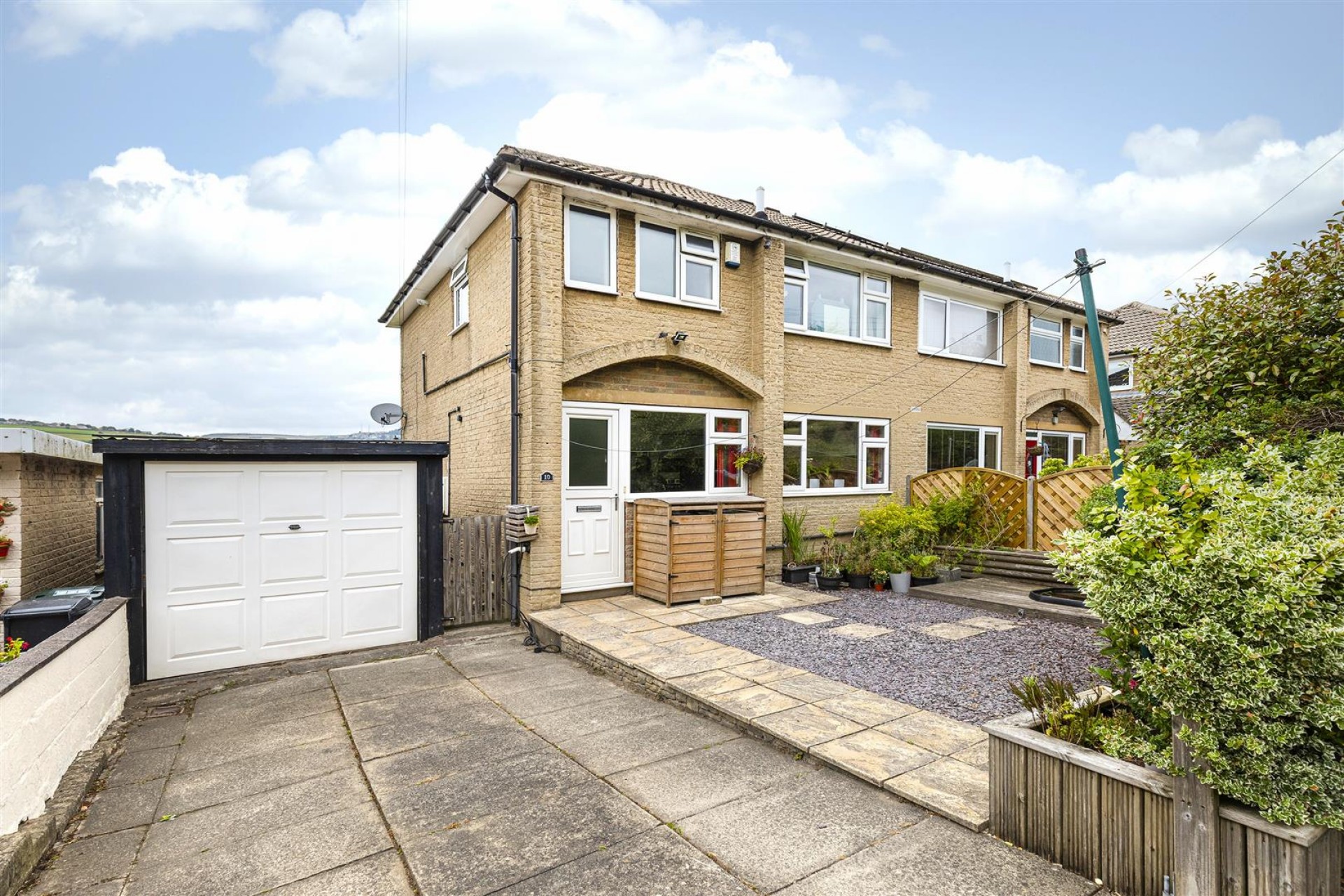 Images for High Crest, Linthwaite, Huddersfield