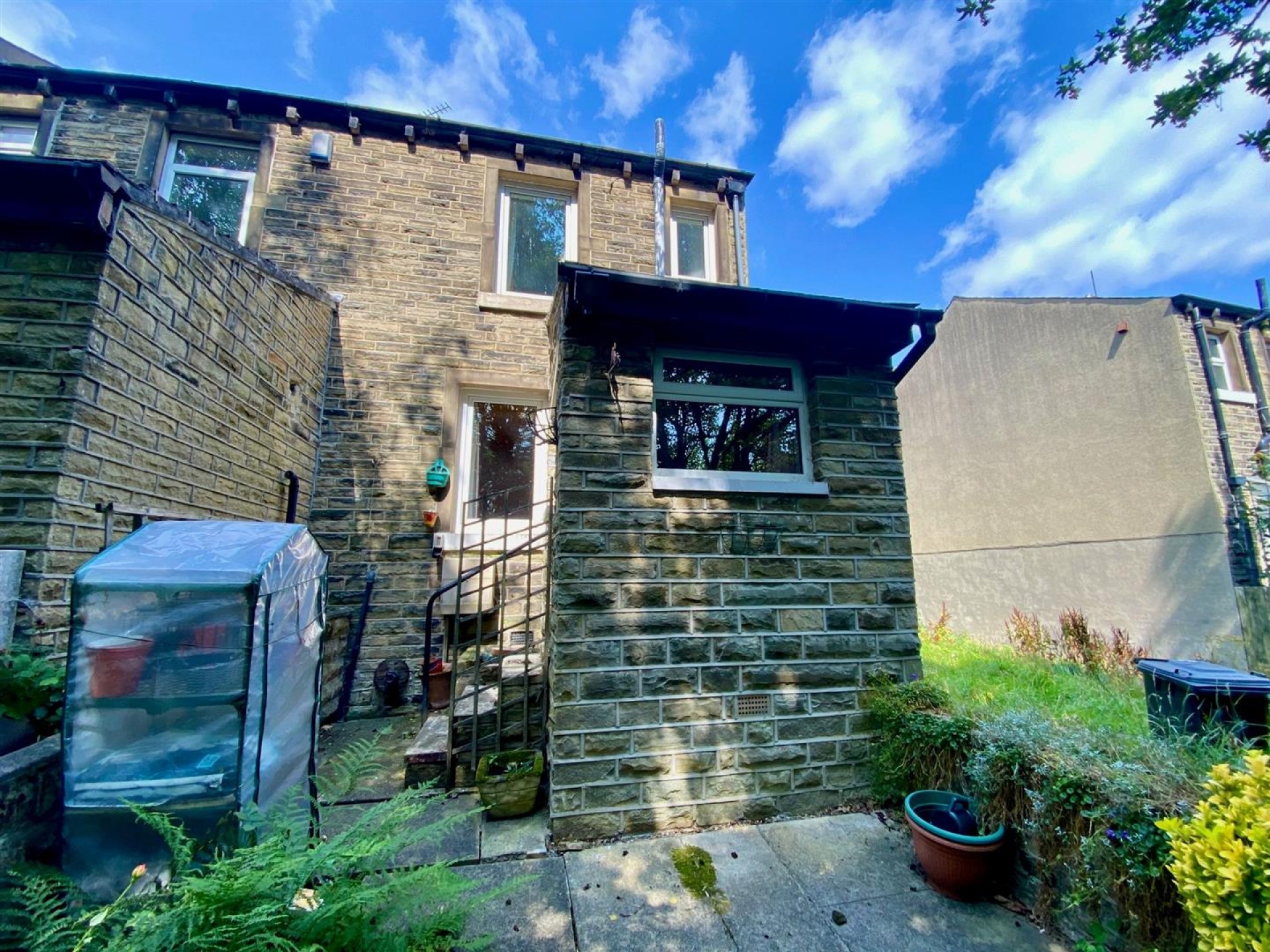 Images for Sunningdale Road, Huddersfield