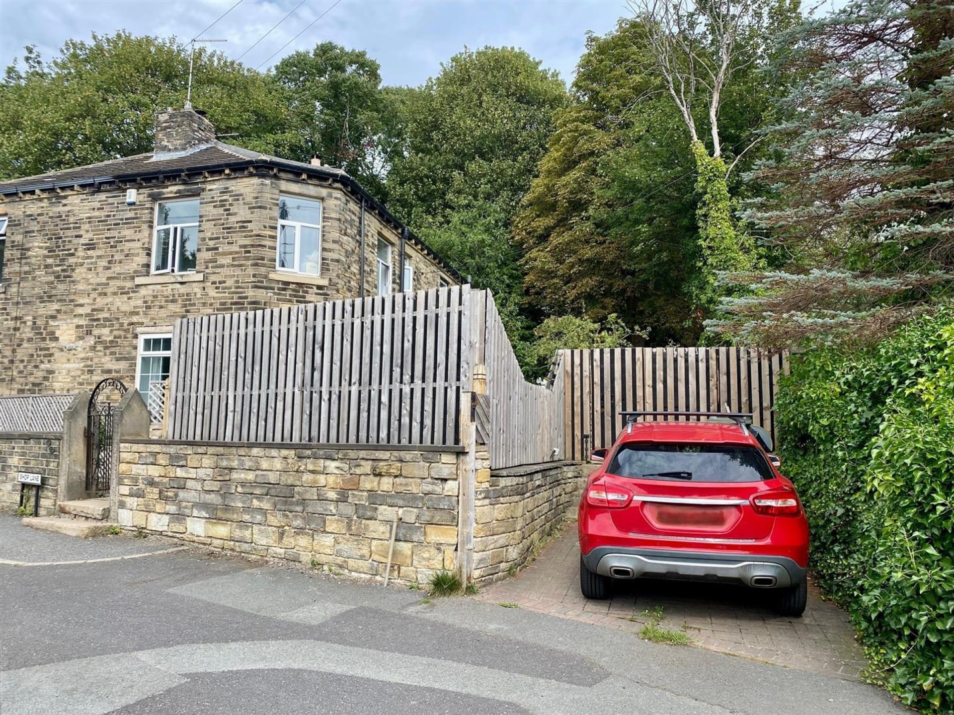 Images for Shop Lane, Huddersfield