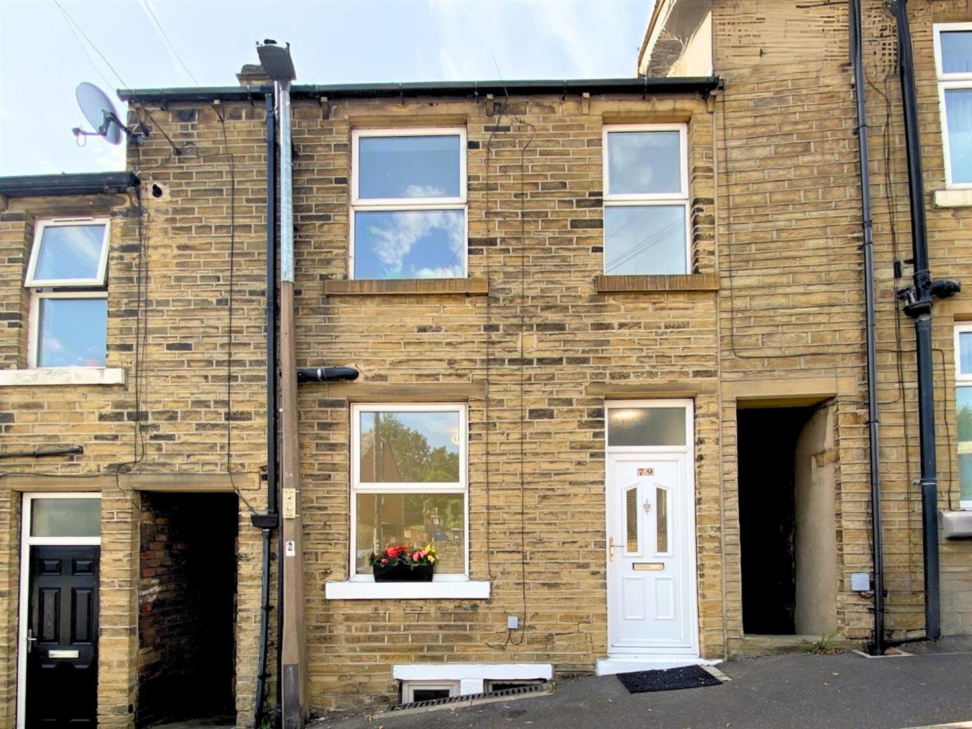 Images for Cowcliffe Hill Road, Huddersfield