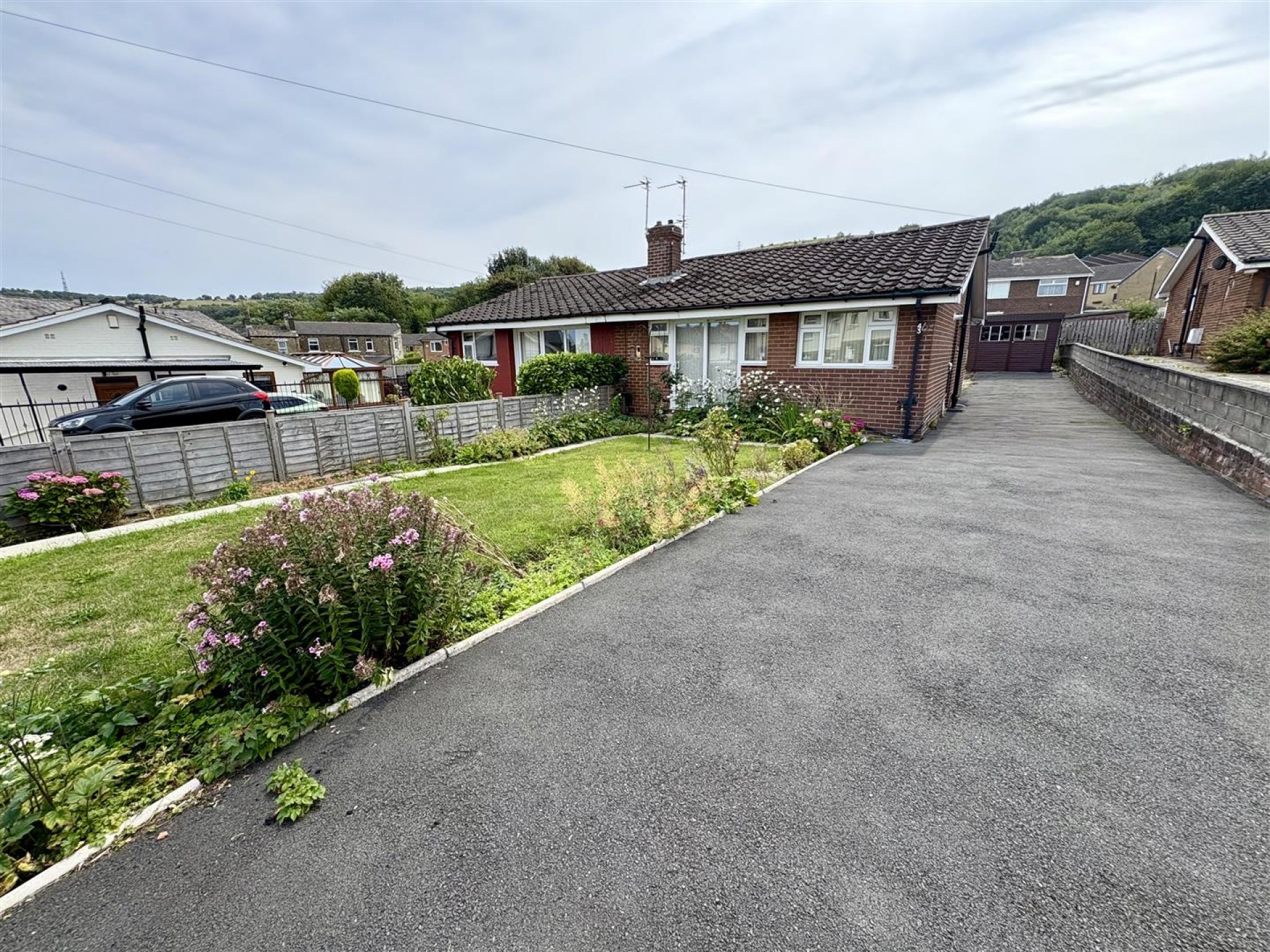Images for South Parade, Elland