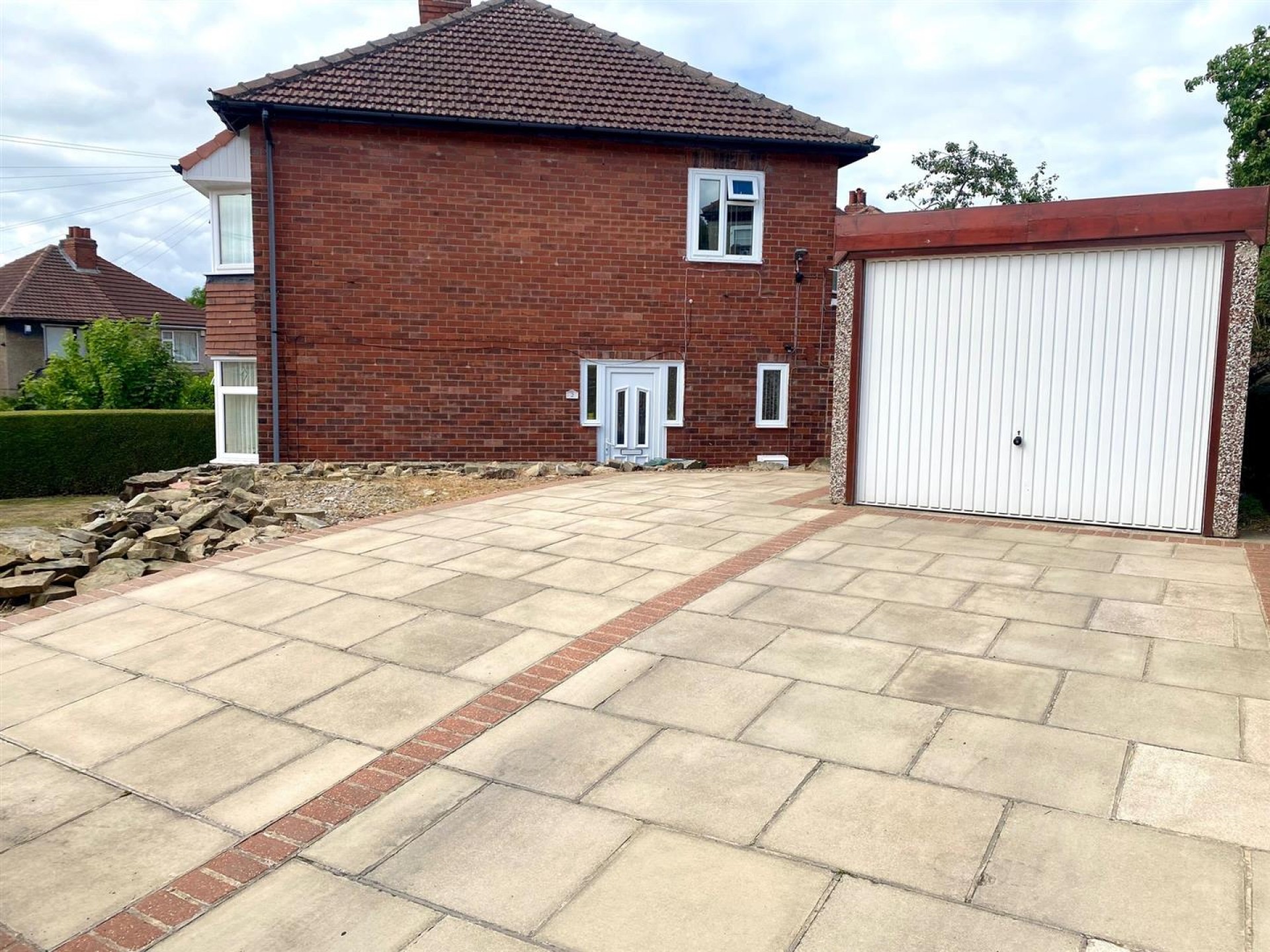 Images for East Close, Huddersfield