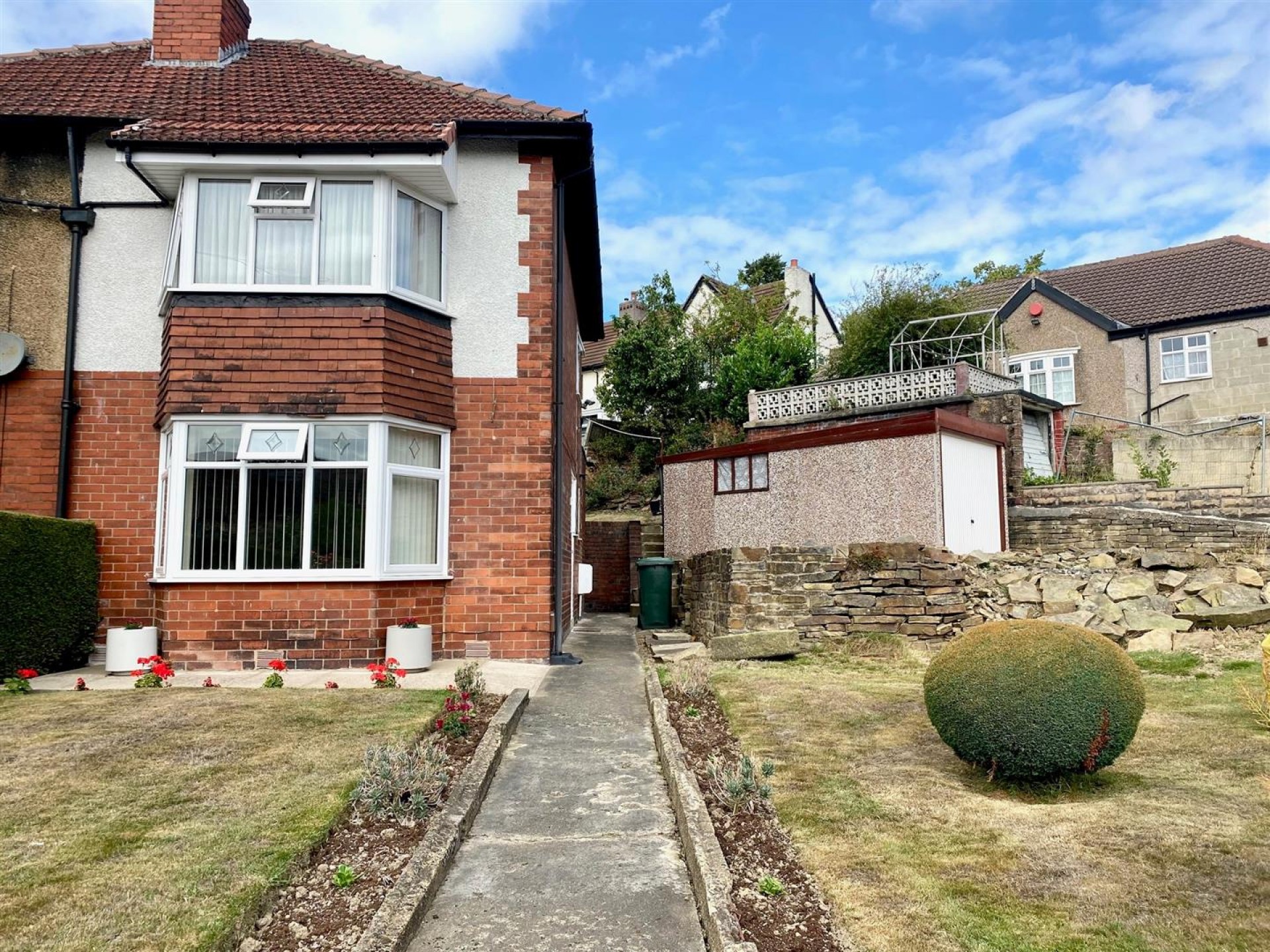 Images for East Close, Huddersfield