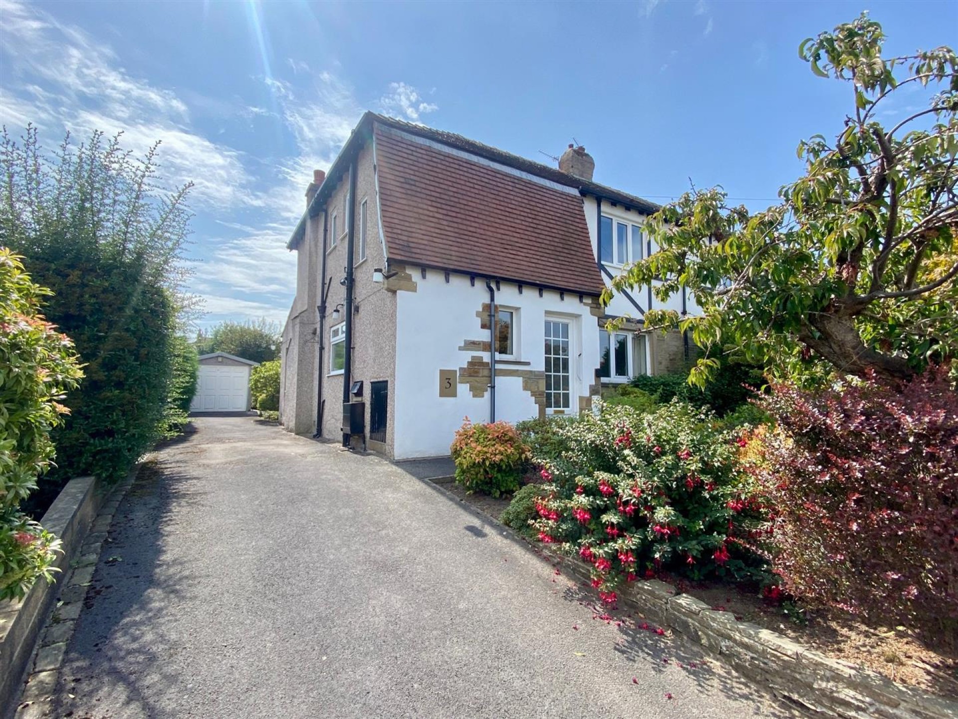 Images for Broadgate Crescent, Almondbury, Huddersfield