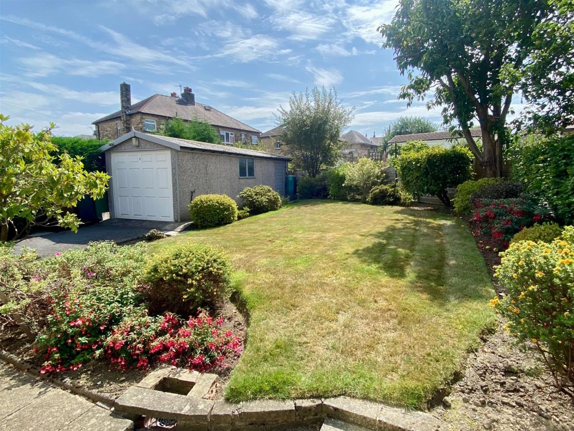 Images for Broadgate Crescent, Almondbury, Huddersfield