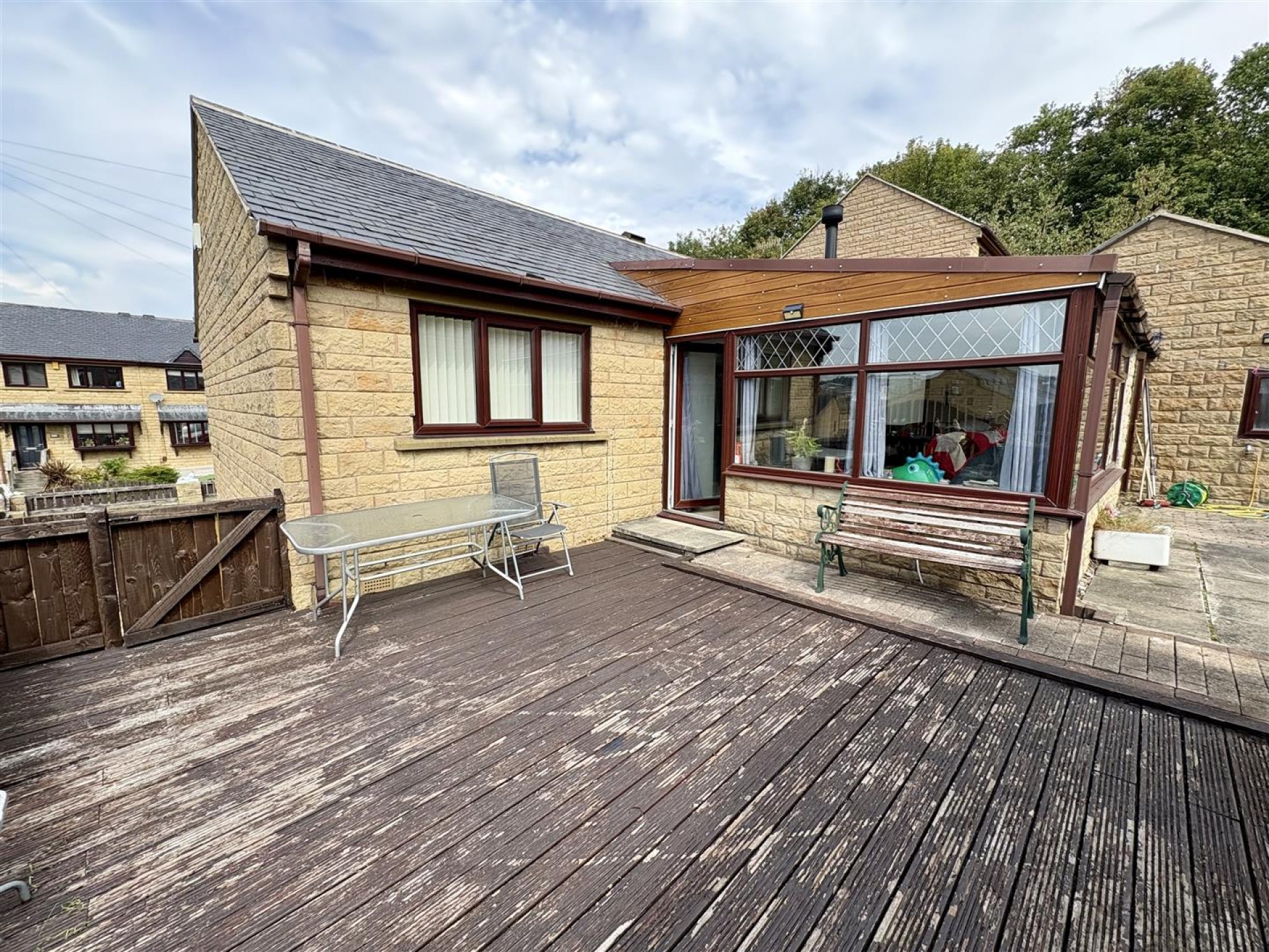 Images for Caldercroft, Elland