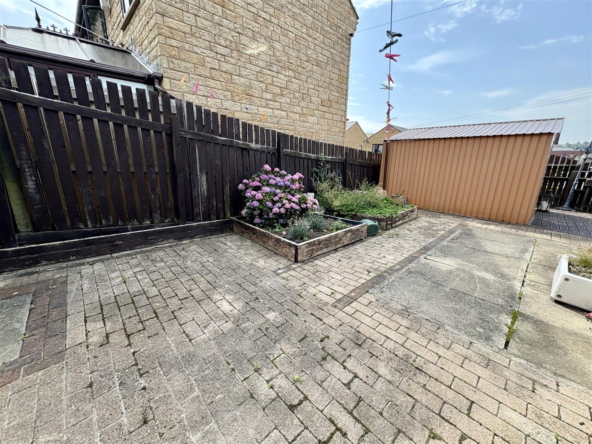 Images for Caldercroft, Elland