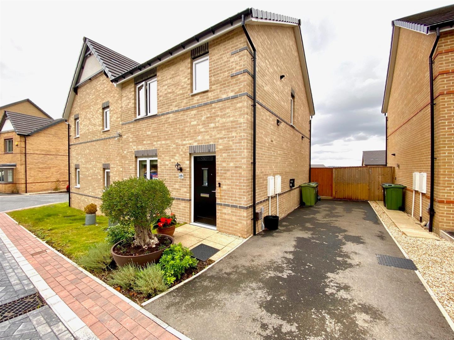 Images for Sandpiper Court, Huddersfield